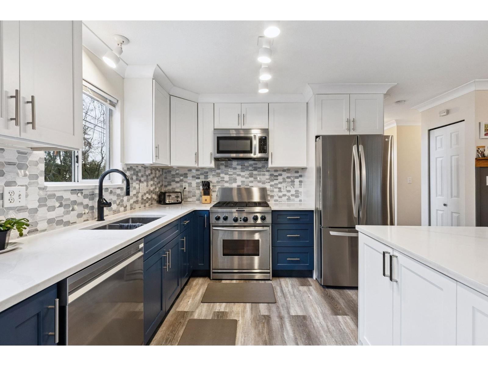 8376 CENTRE Street, Delta