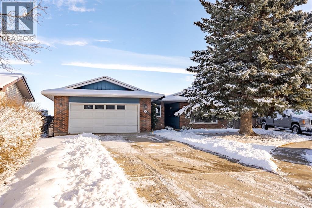 Single Family House Bungalow for Sale in  Thornaby Crescent NW Thorncliffe Calgary 