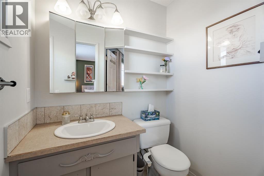 Single Family House Bungalow for Sale in  Thornaby Crescent NW Thorncliffe Calgary 