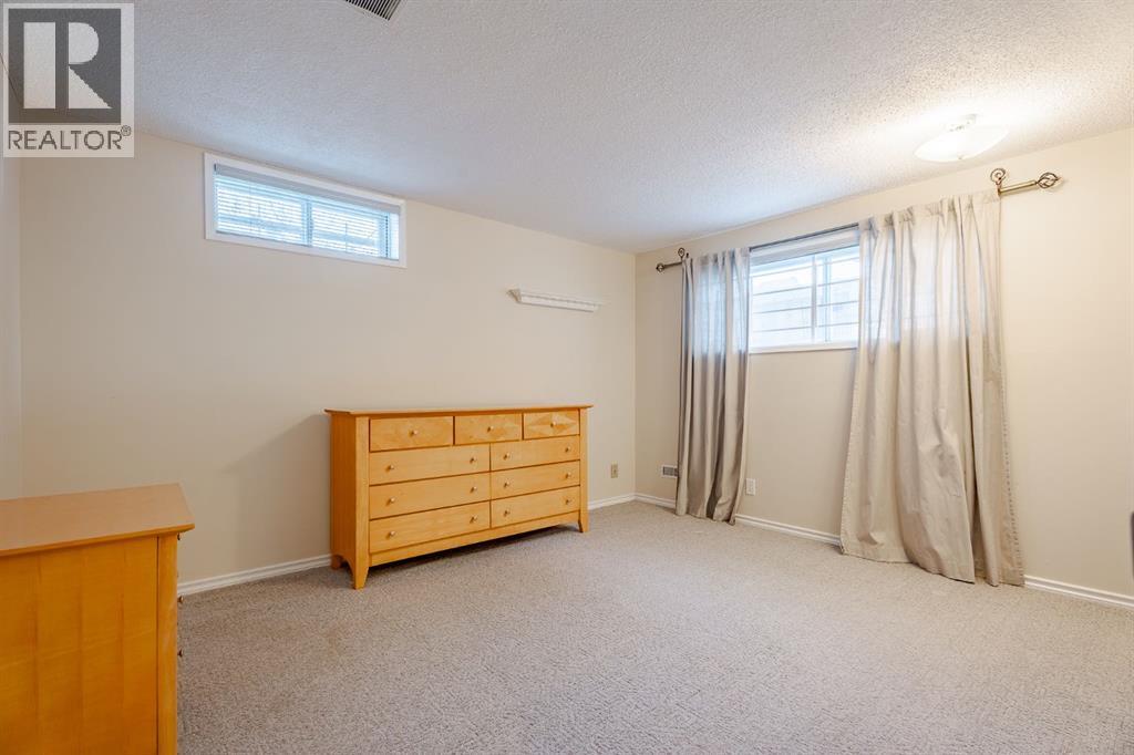 Single Family House Bungalow for Sale in  Thornaby Crescent NW Thorncliffe Calgary 