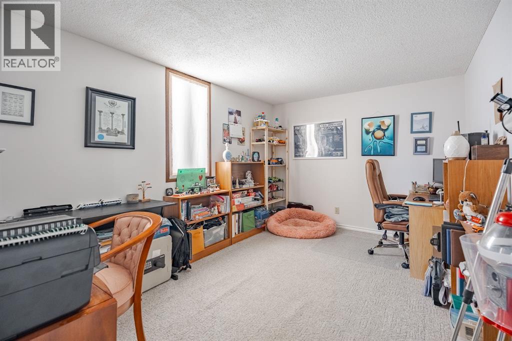 Single Family House Bungalow for Sale in  Thornaby Crescent NW Thorncliffe Calgary 