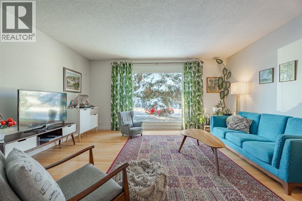 Single Family House Bungalow for Sale in  Thornaby Crescent NW Thorncliffe Calgary 