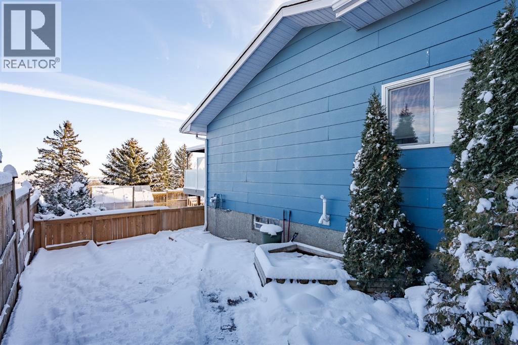 Single Family House Bungalow for Sale in  Thornaby Crescent NW Thorncliffe Calgary 