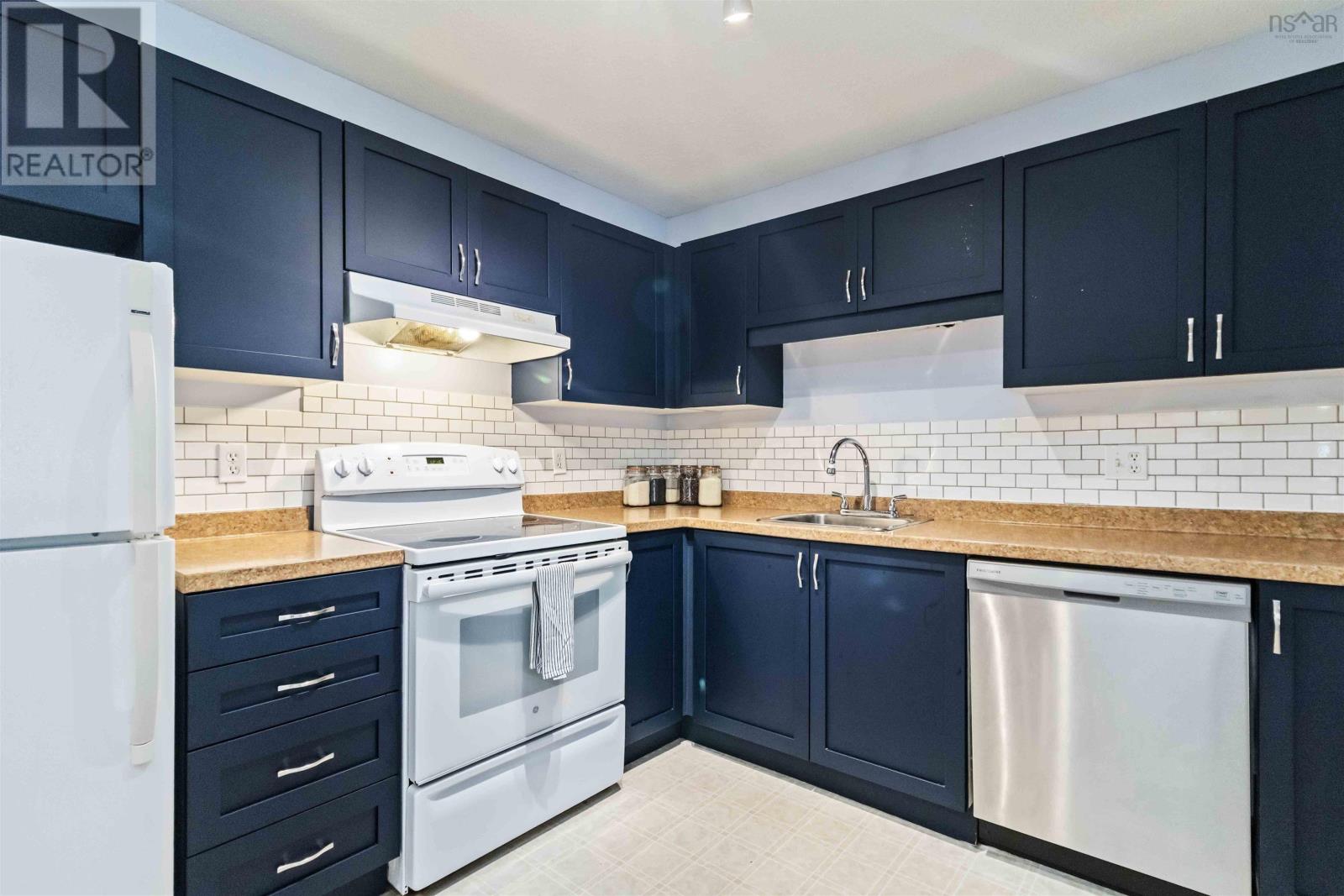 Property 4 of 30 of 401 12 Spinnaker Drive