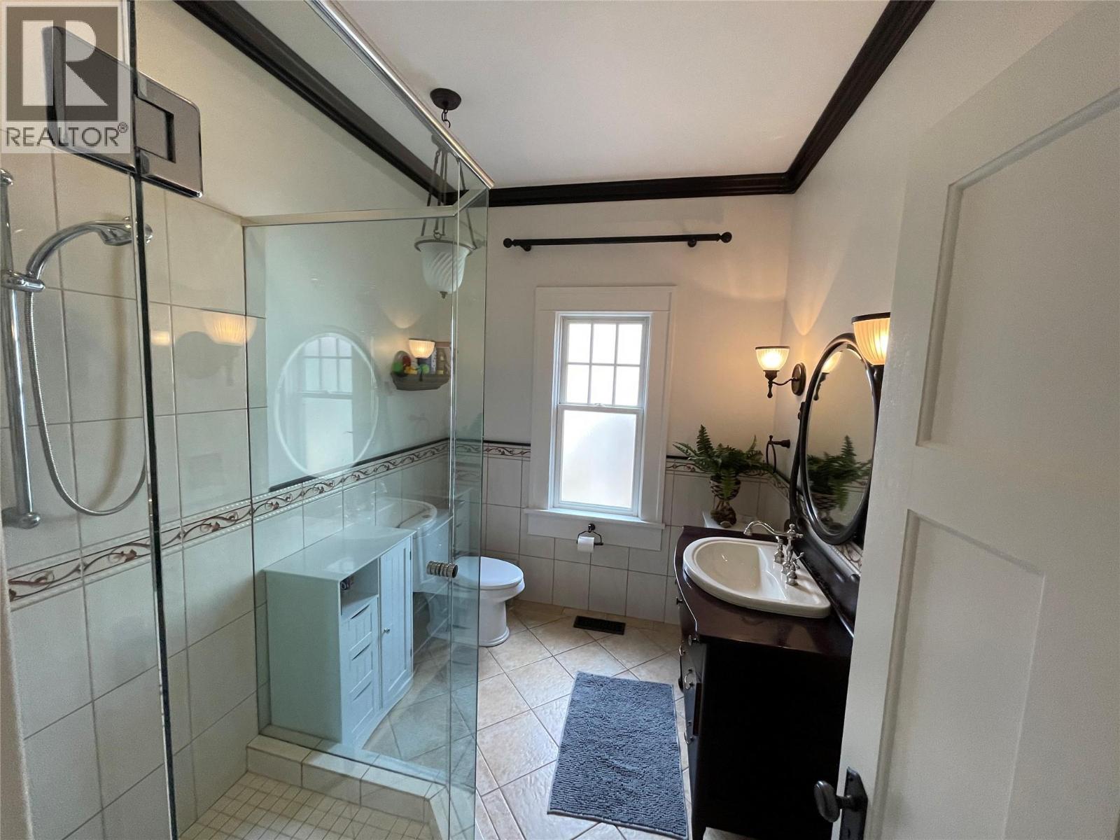  1912 Abbott Street, Kelowna