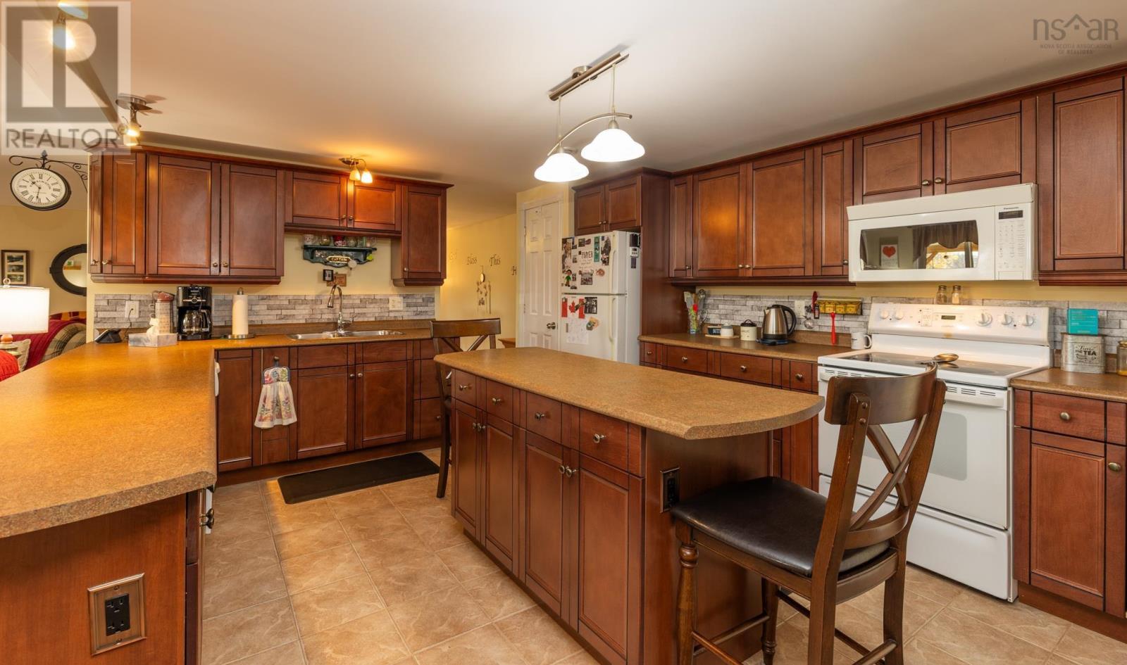 Property 9 of 45 of 2977 Highway 340