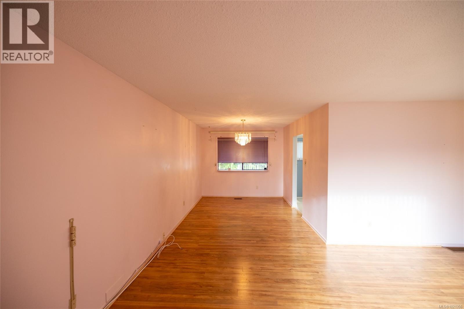 7445 Thunderbird Way, Port Hardy