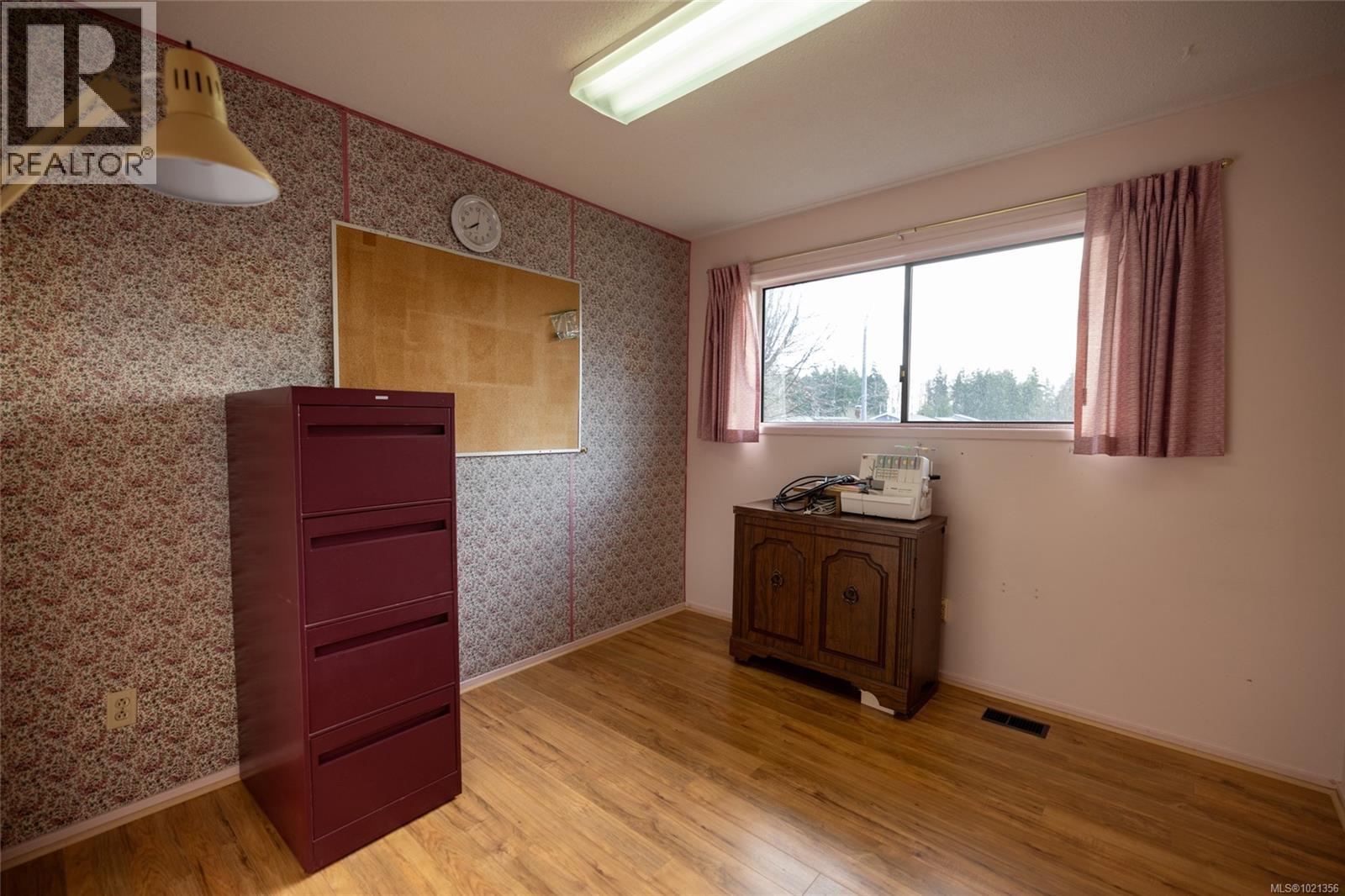 7445 Thunderbird Way, Port Hardy