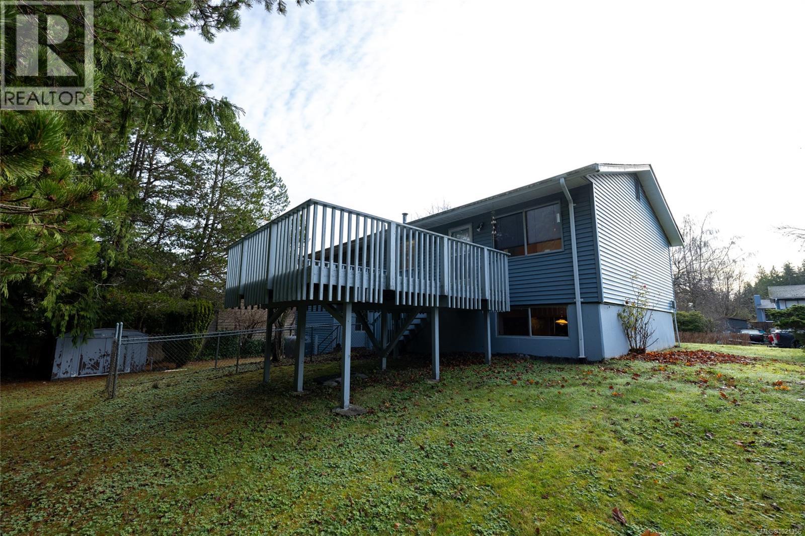 7445 Thunderbird Way, Port Hardy