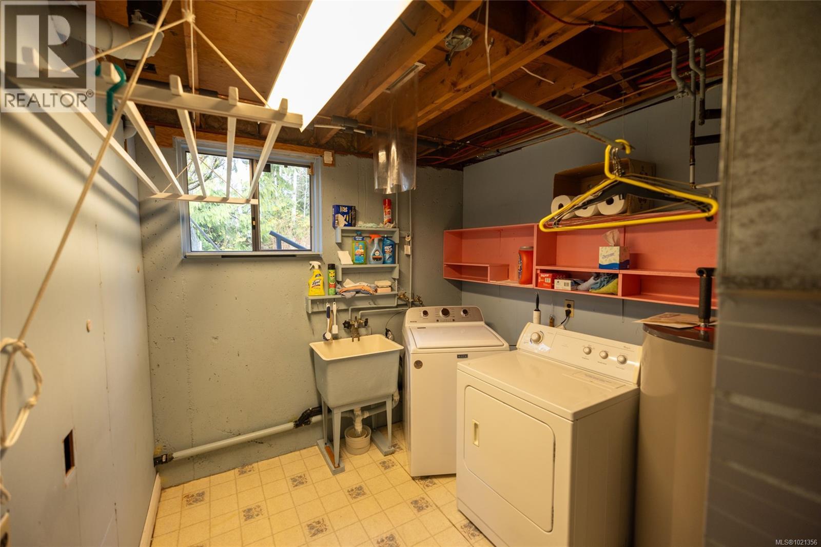 7445 Thunderbird Way, Port Hardy