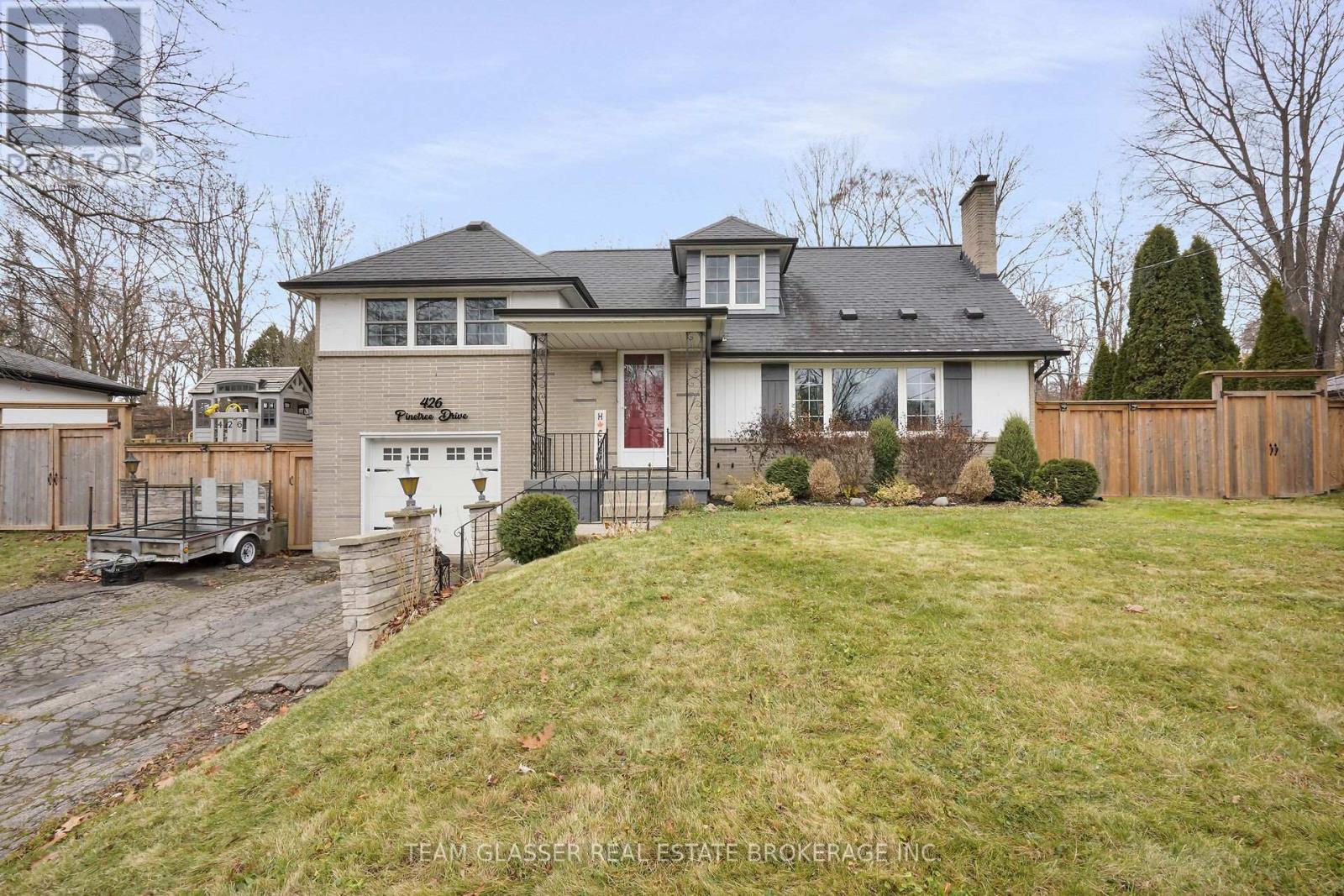 426 PINETREE DRIVE - 1