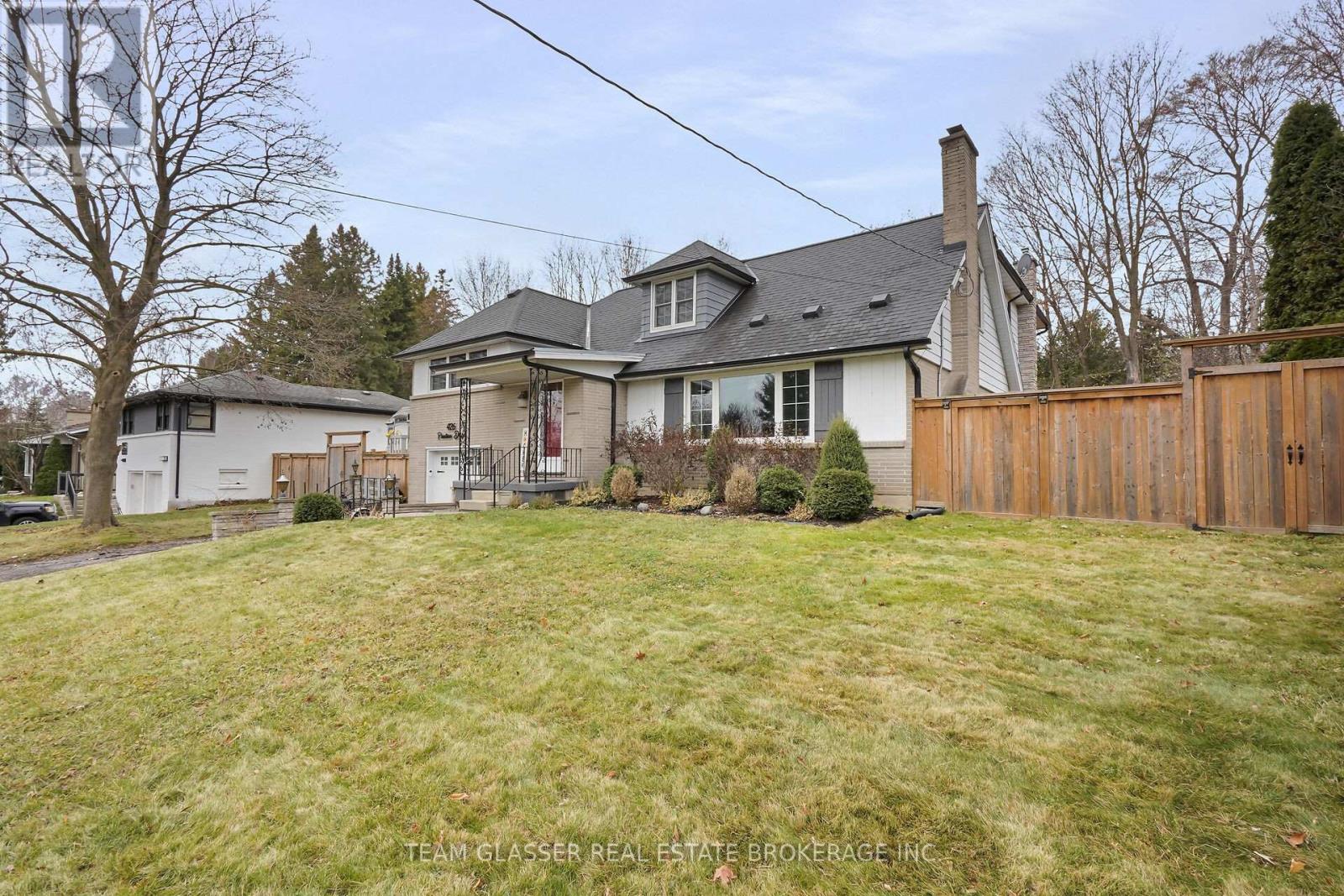 426 PINETREE DRIVE - 2
