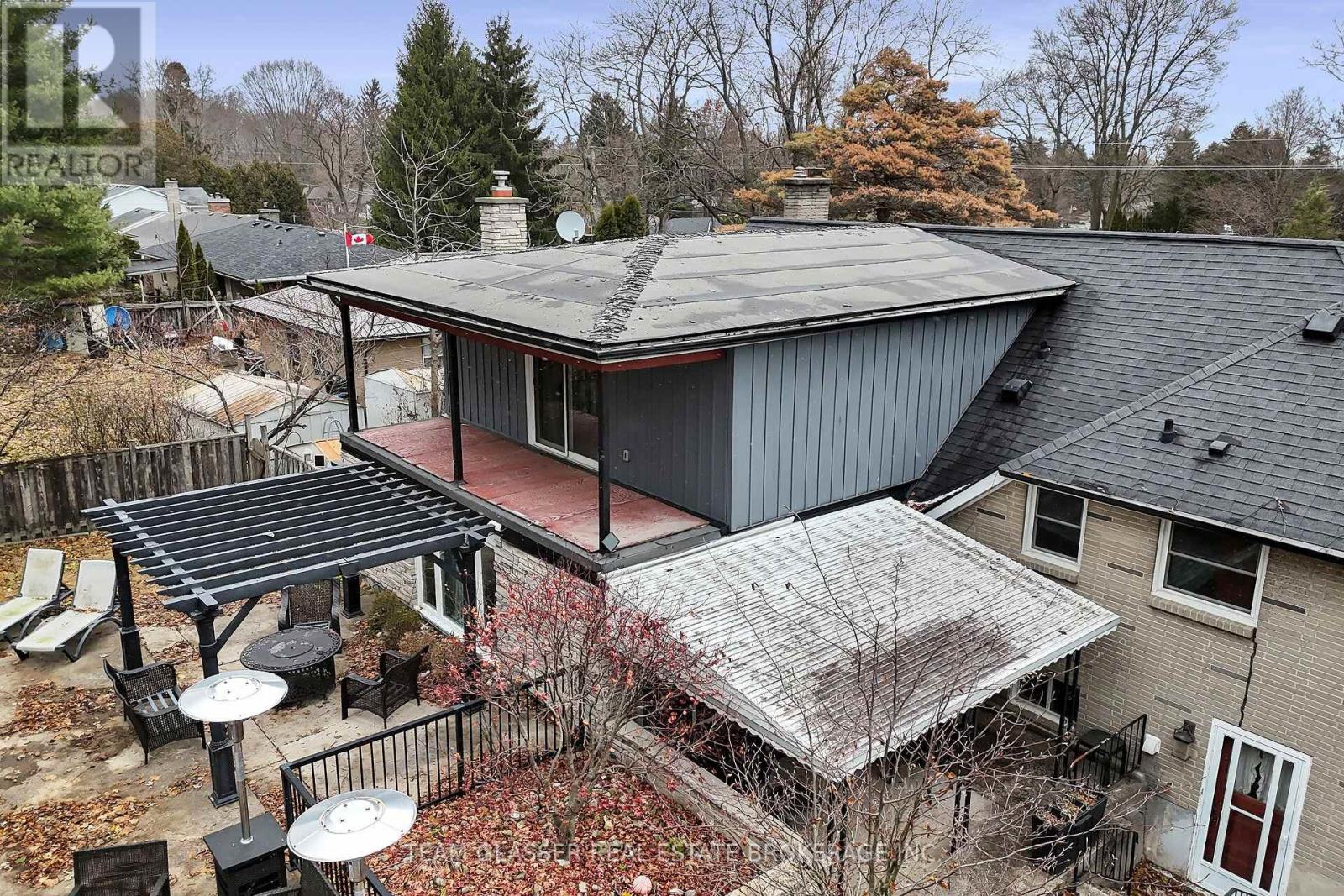 426 PINETREE DRIVE - 29