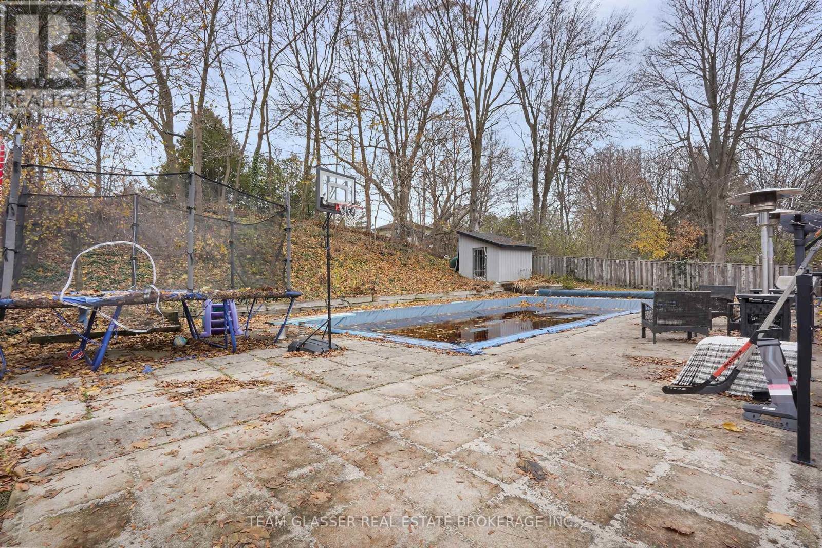 426 PINETREE DRIVE - 35