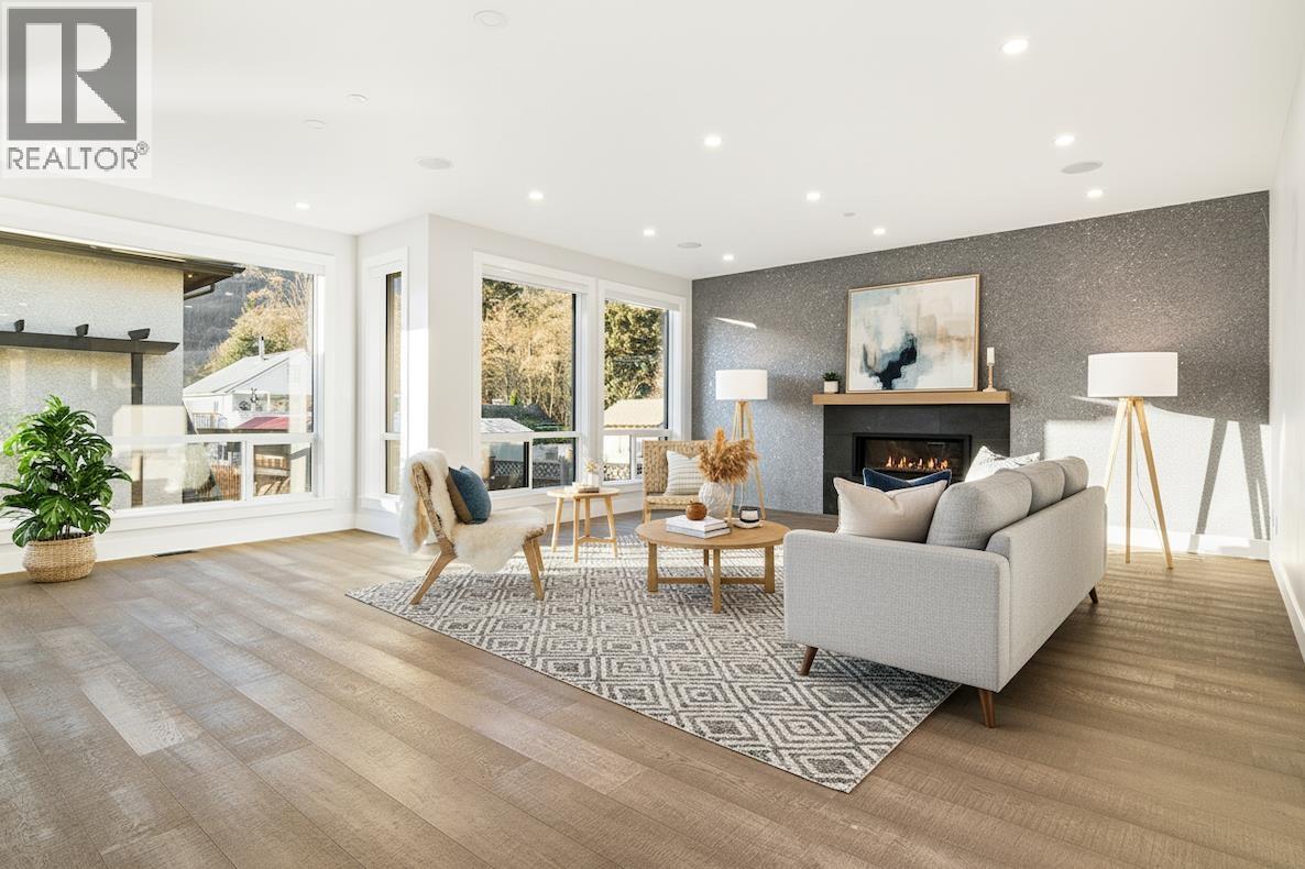 38883 BRITANNIA AVENUE, Squamish