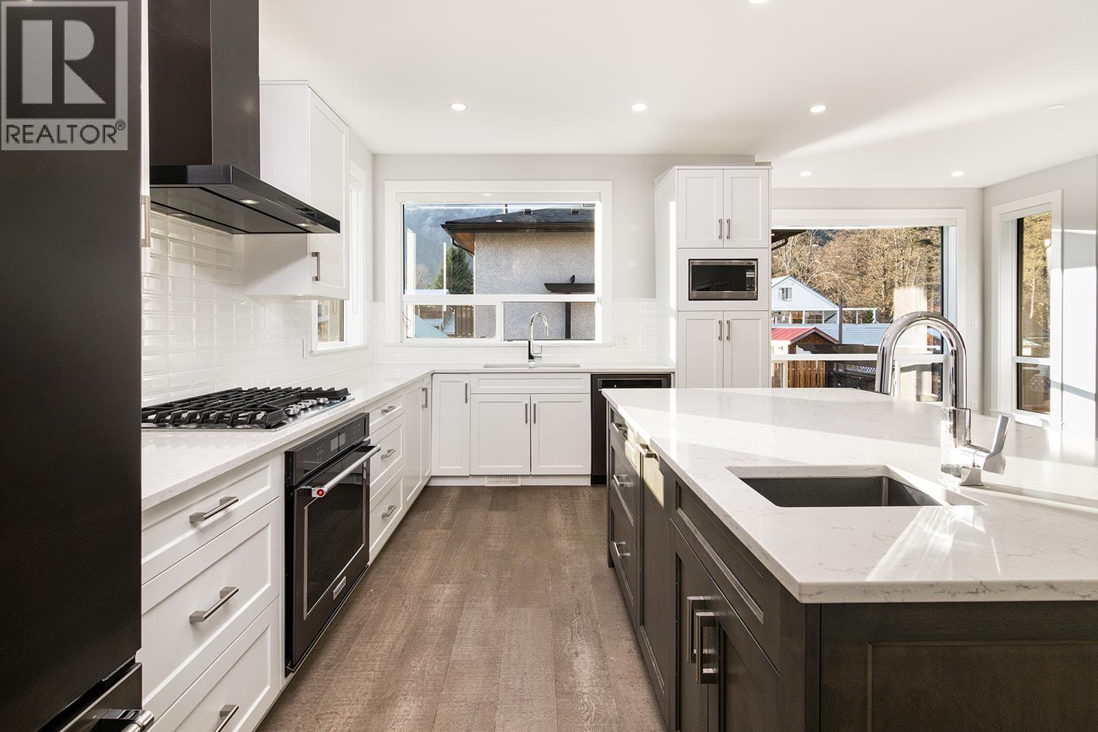 38883 BRITANNIA AVENUE, Squamish