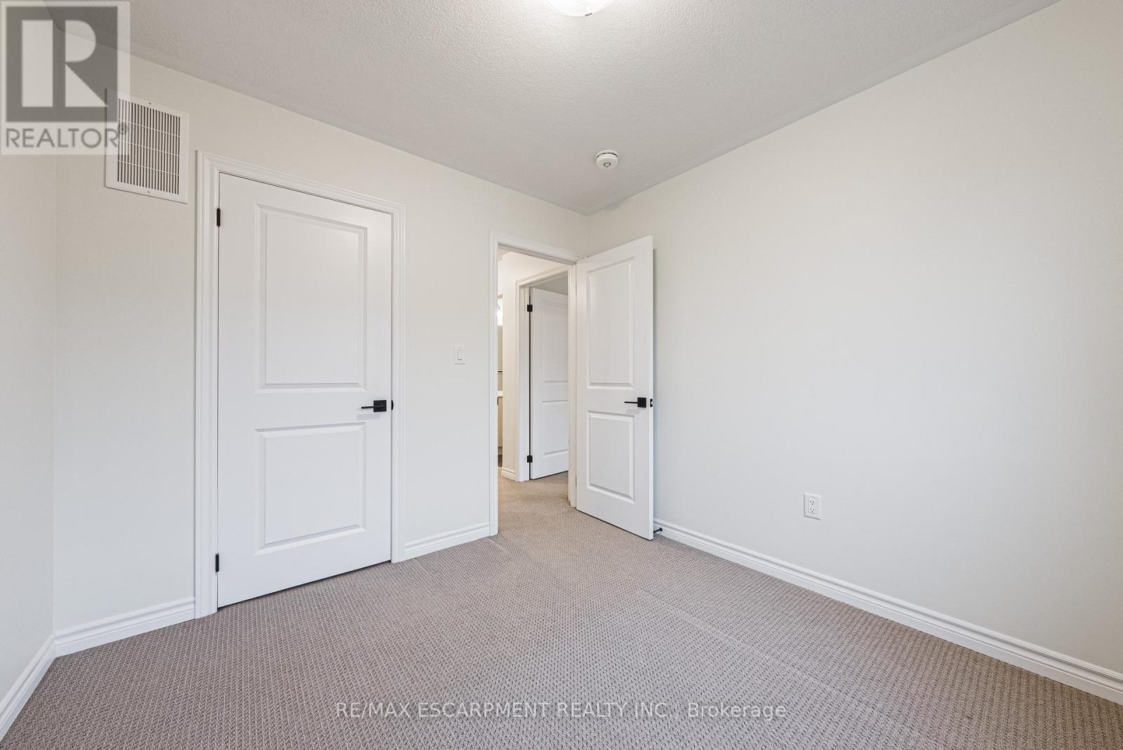 Single Family House for Sale in  CADWELL LANE Hamilton (Mountview) 