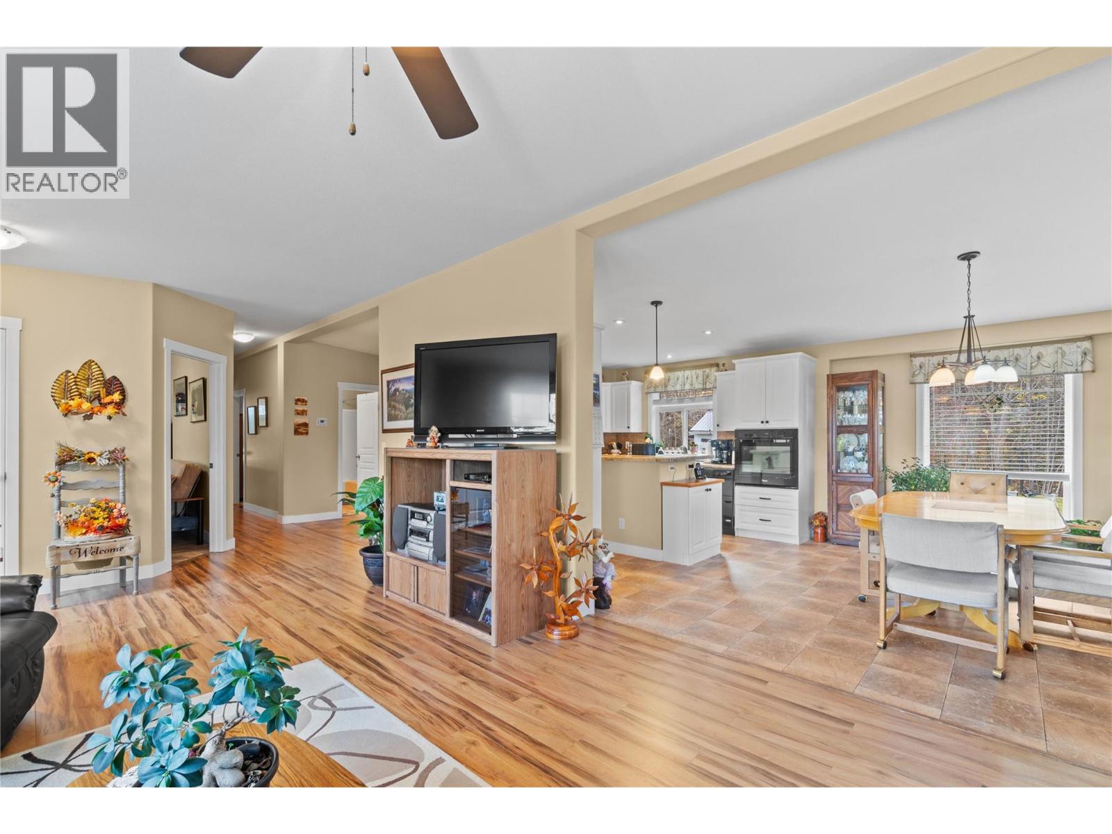  350 & 370 10 Street Southeast, Salmon Arm