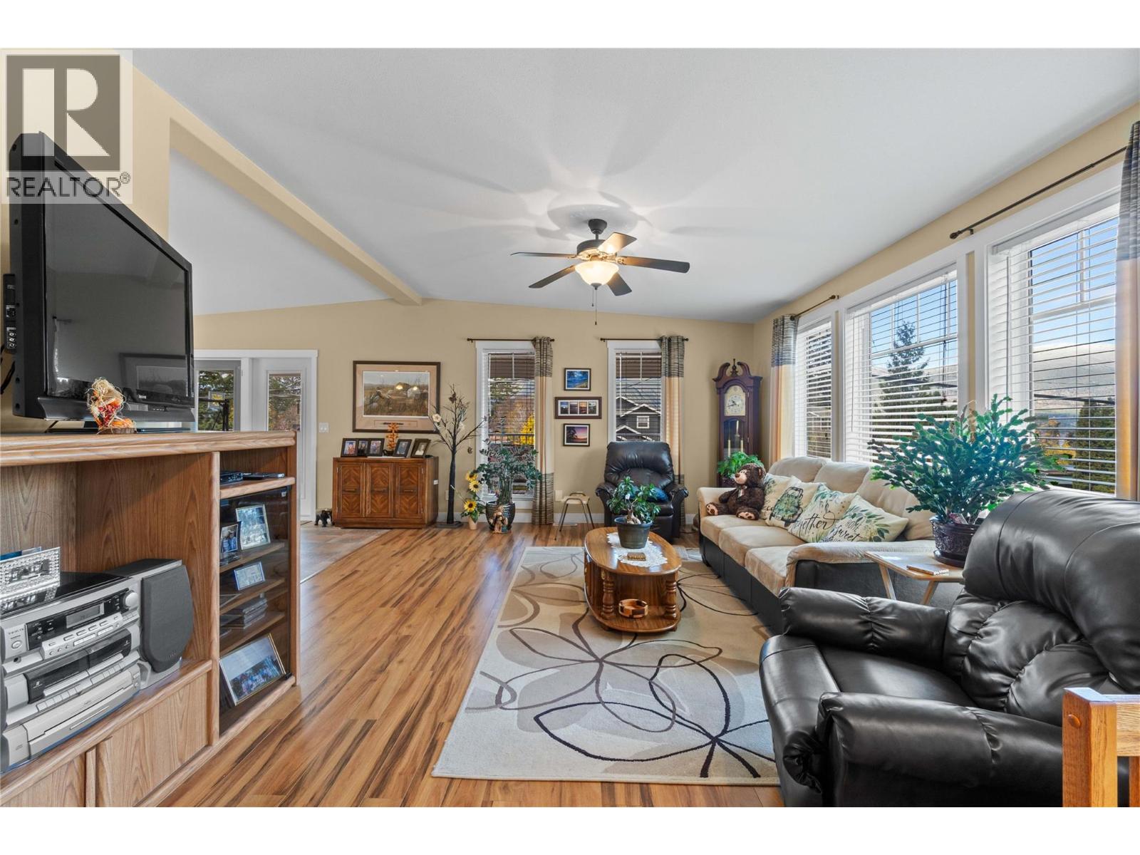  350 & 370 10 Street Southeast, Salmon Arm