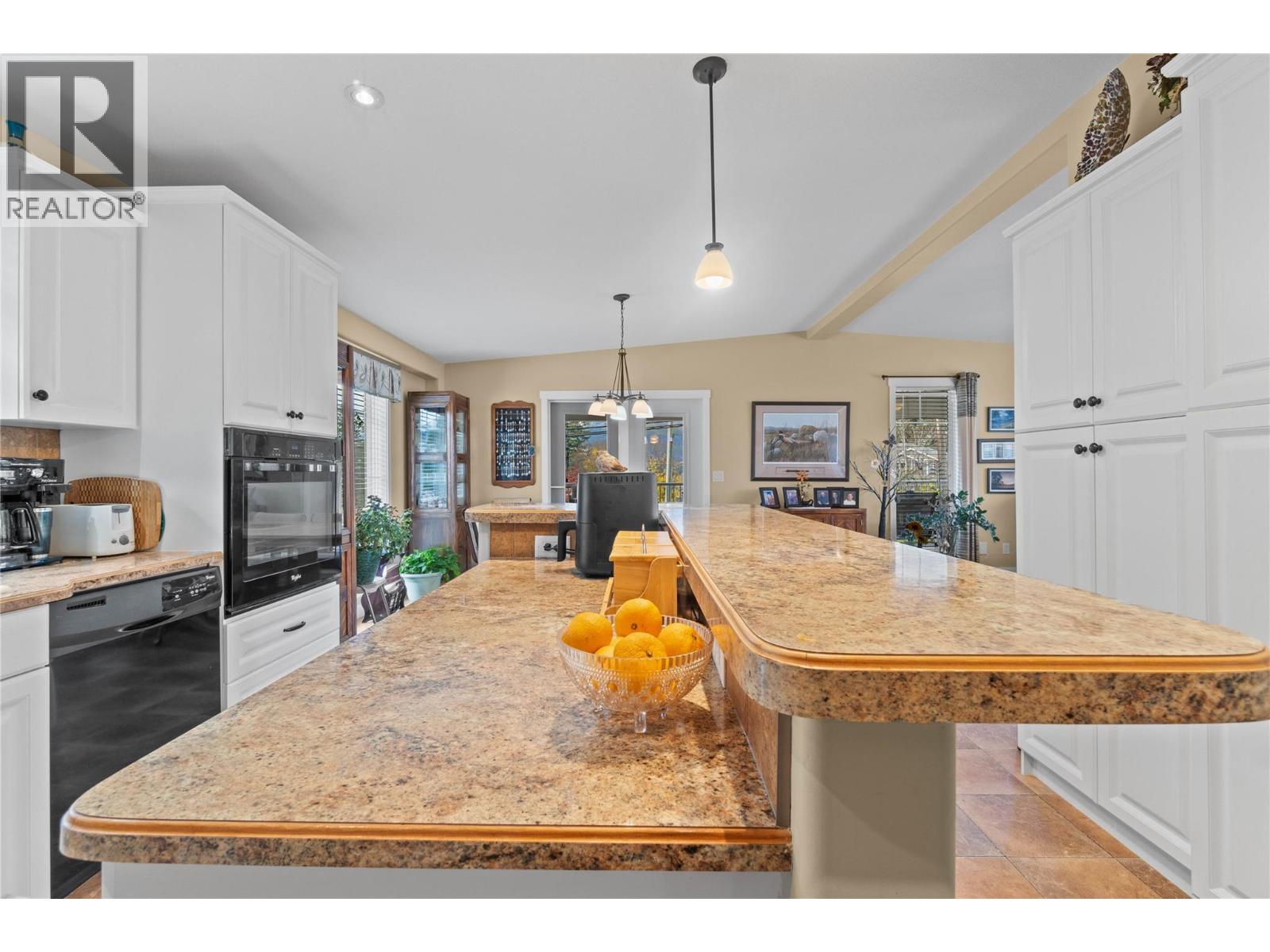  350 & 370 10 Street Southeast, Salmon Arm