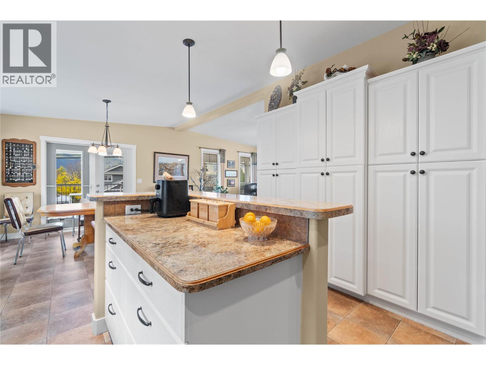  350 & 370 10 Street Southeast, Salmon Arm