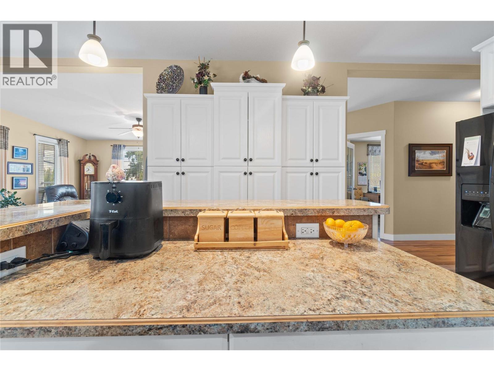  350 & 370 10 Street Southeast, Salmon Arm