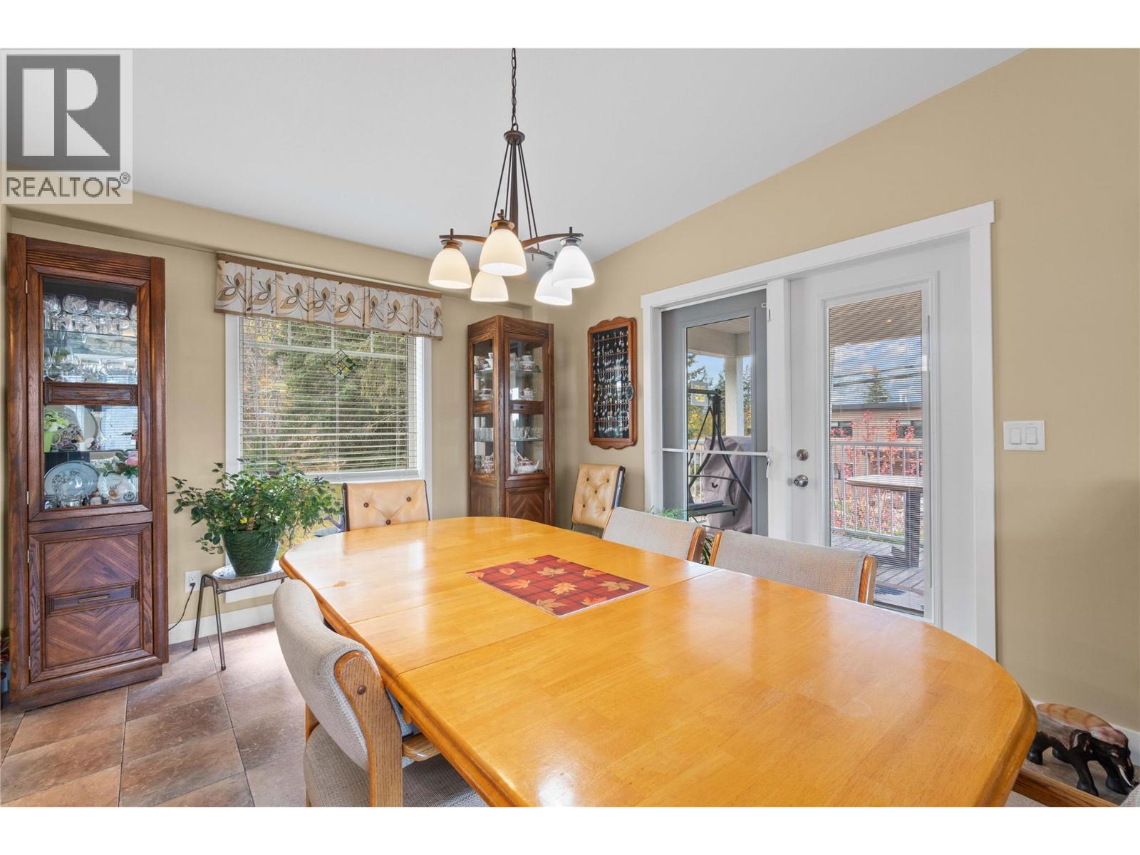  350 & 370 10 Street Southeast, Salmon Arm