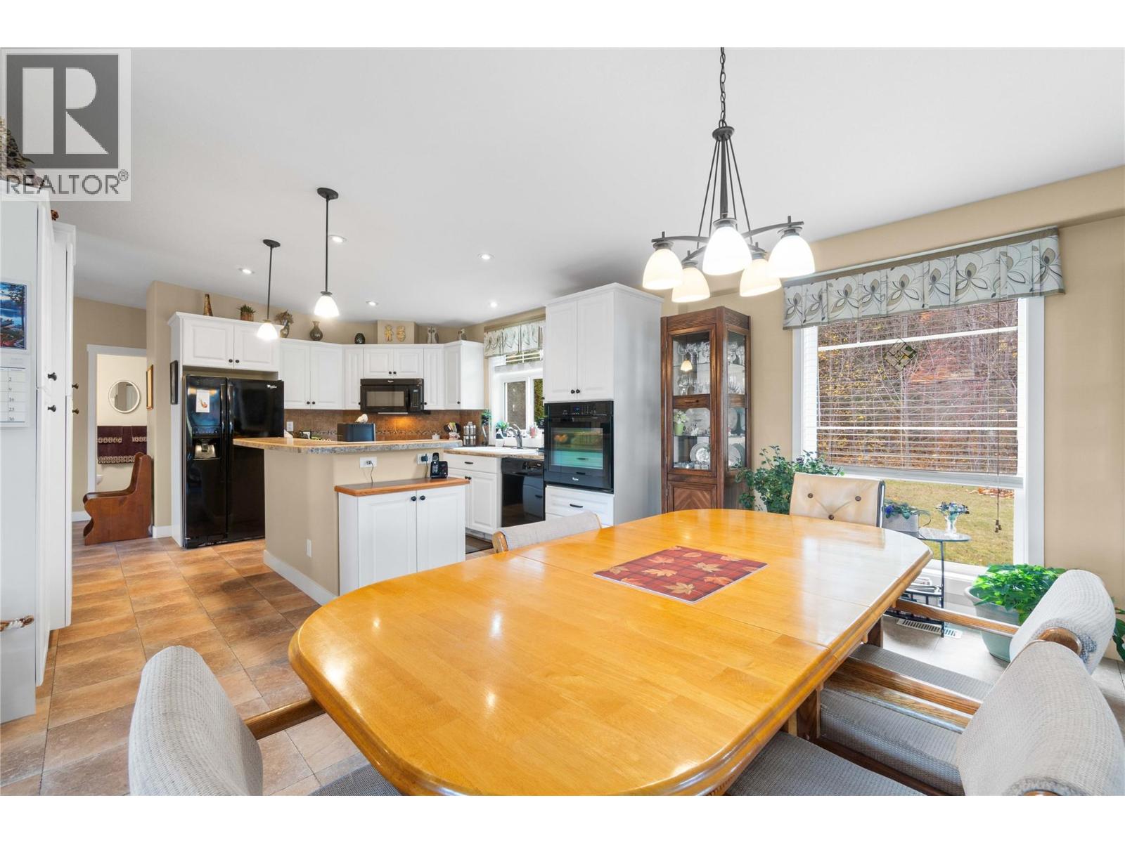  350 & 370 10 Street Southeast, Salmon Arm