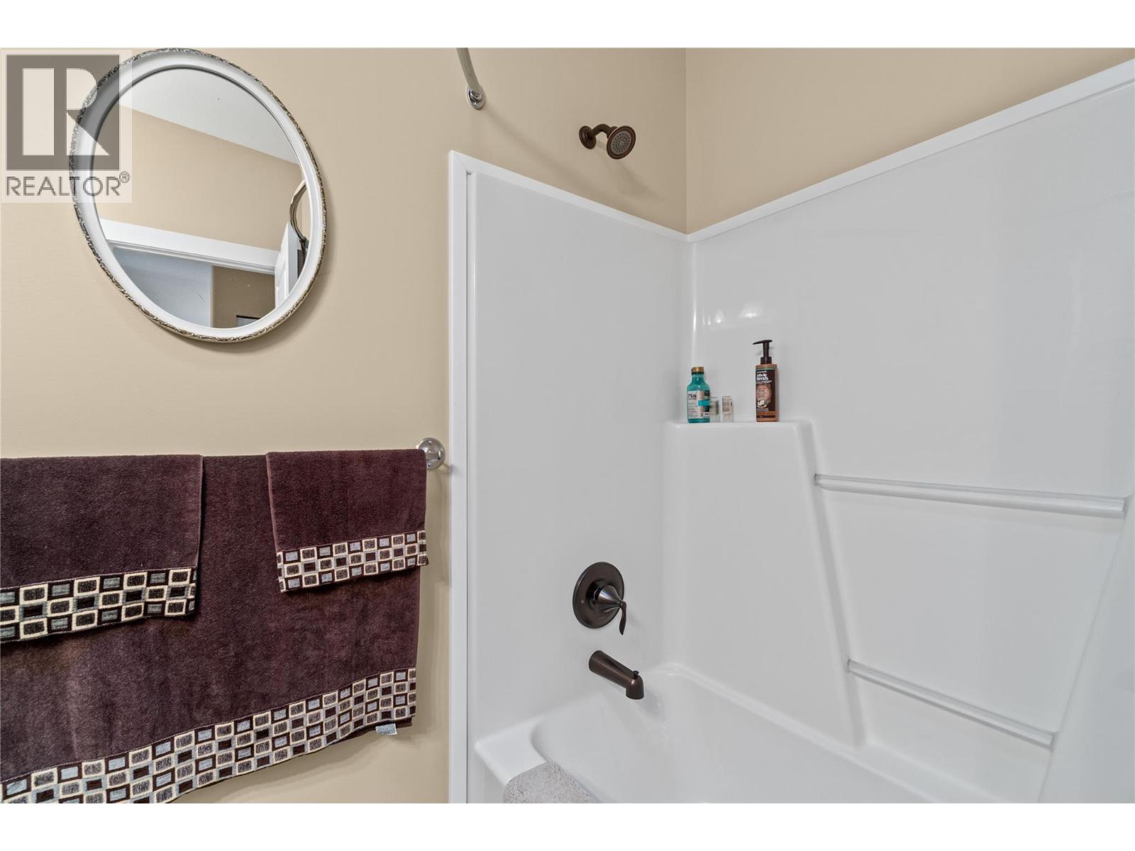  350 & 370 10 Street Southeast, Salmon Arm