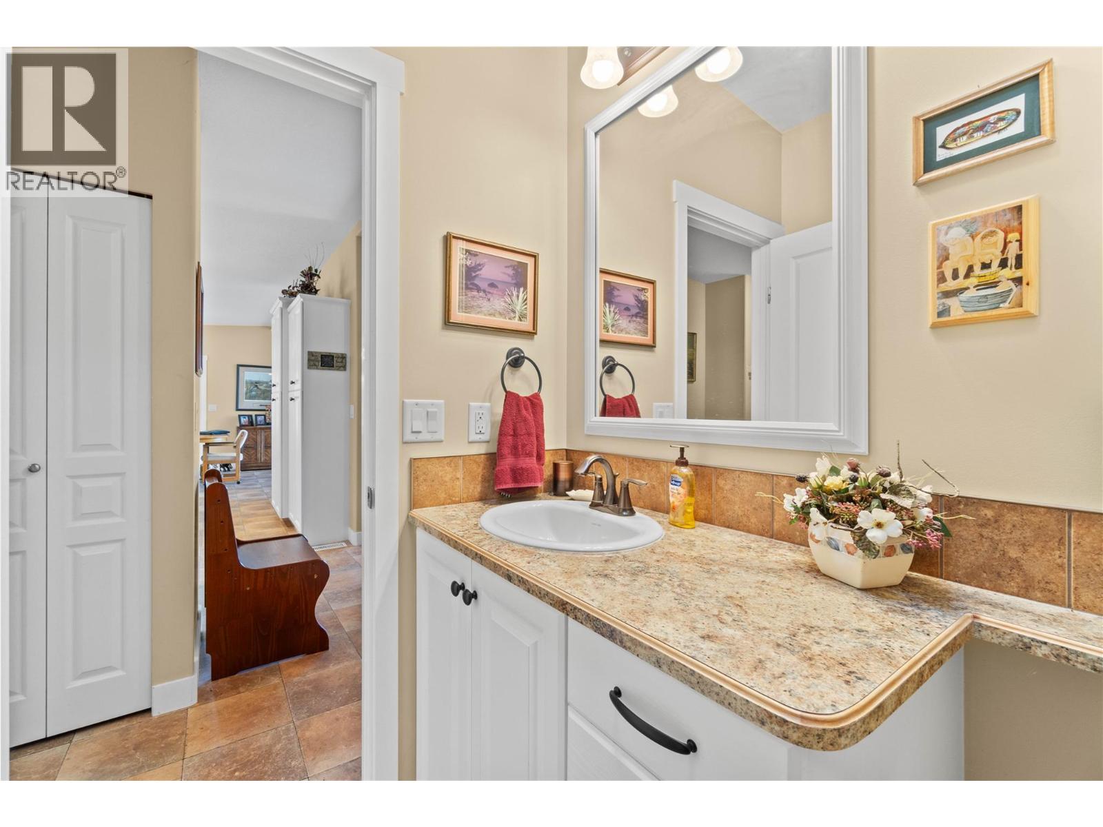  350 & 370 10 Street Southeast, Salmon Arm