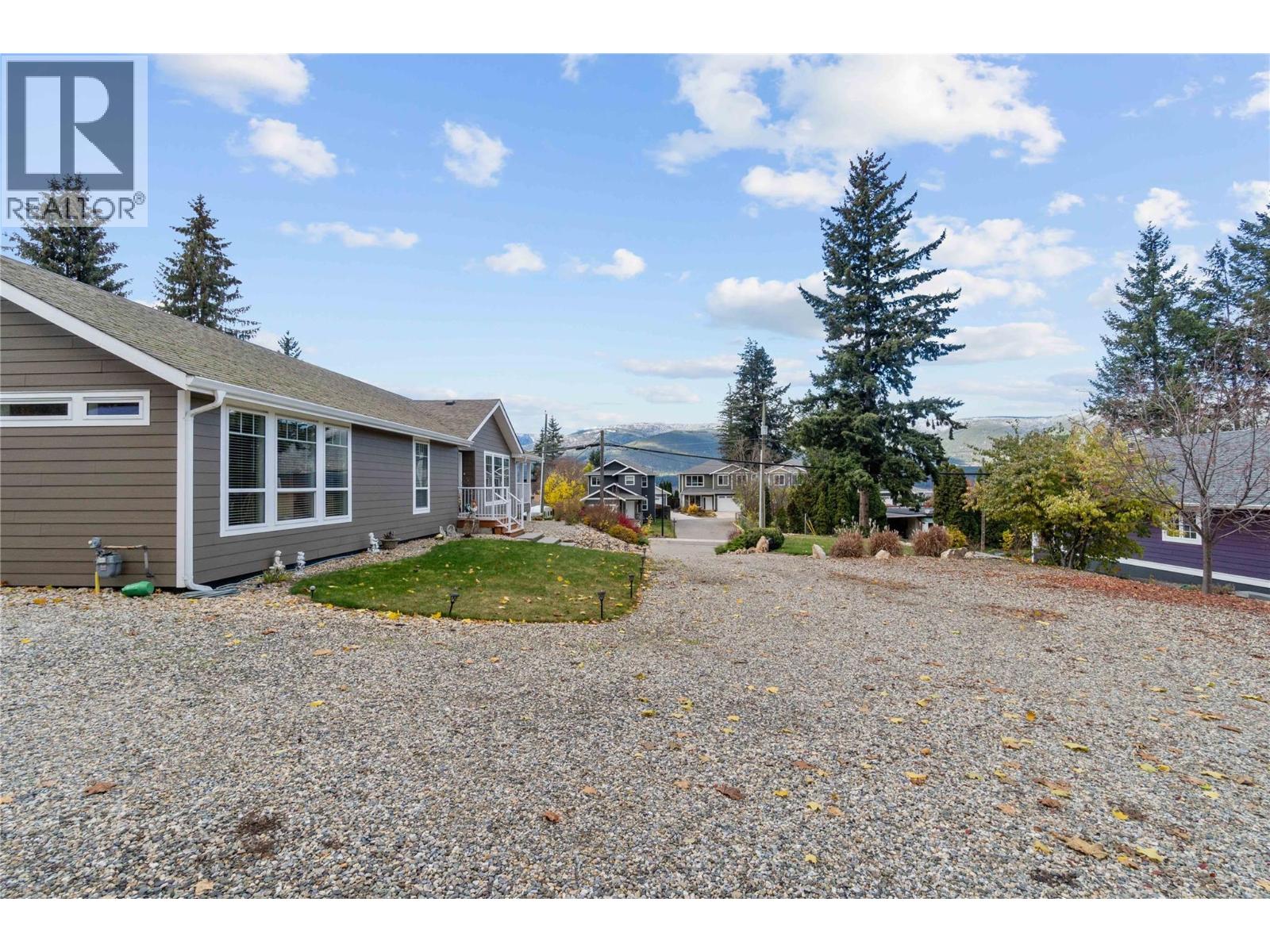  350 & 370 10 Street Southeast, Salmon Arm