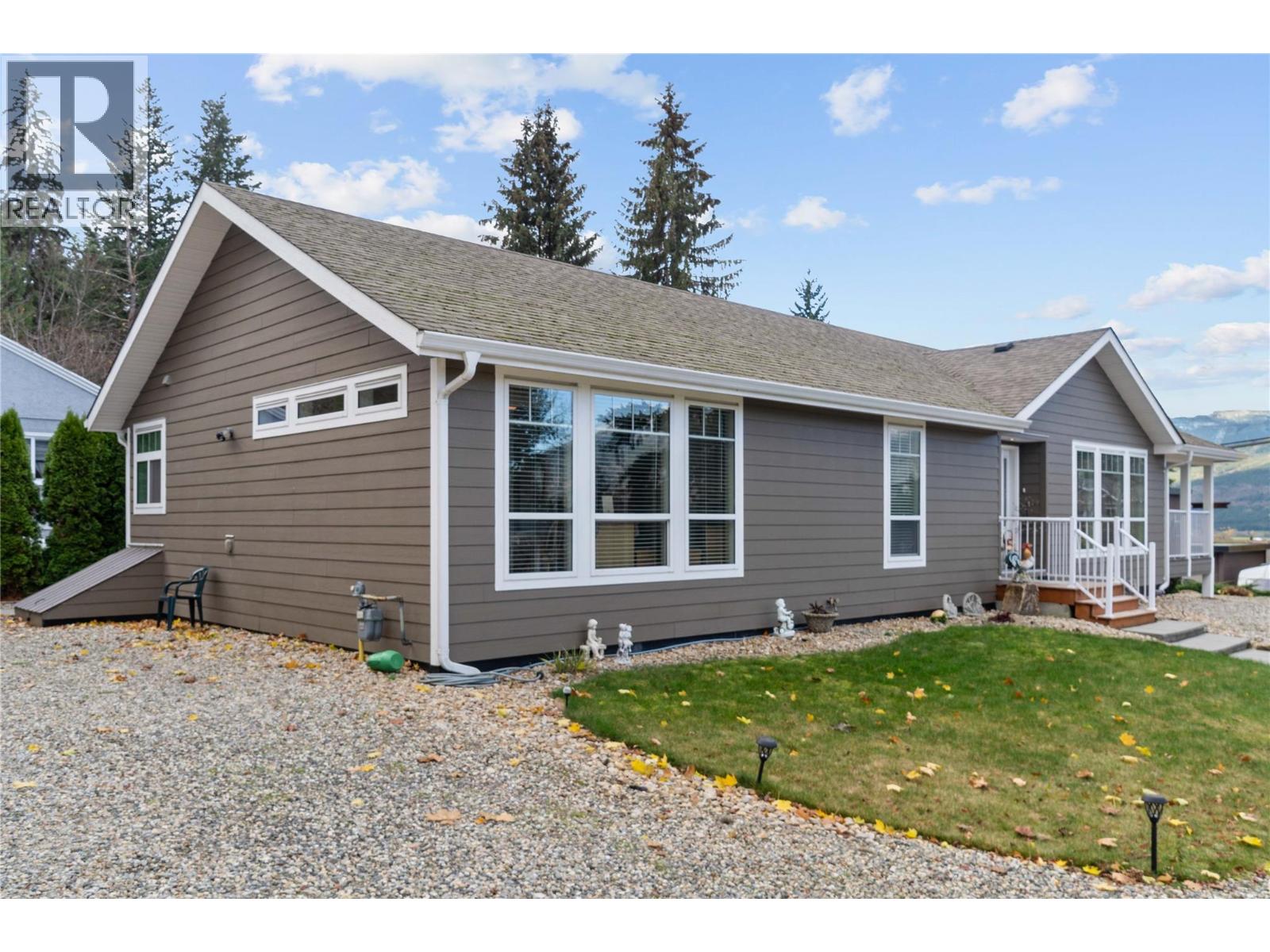  350 & 370 10 Street Southeast, Salmon Arm