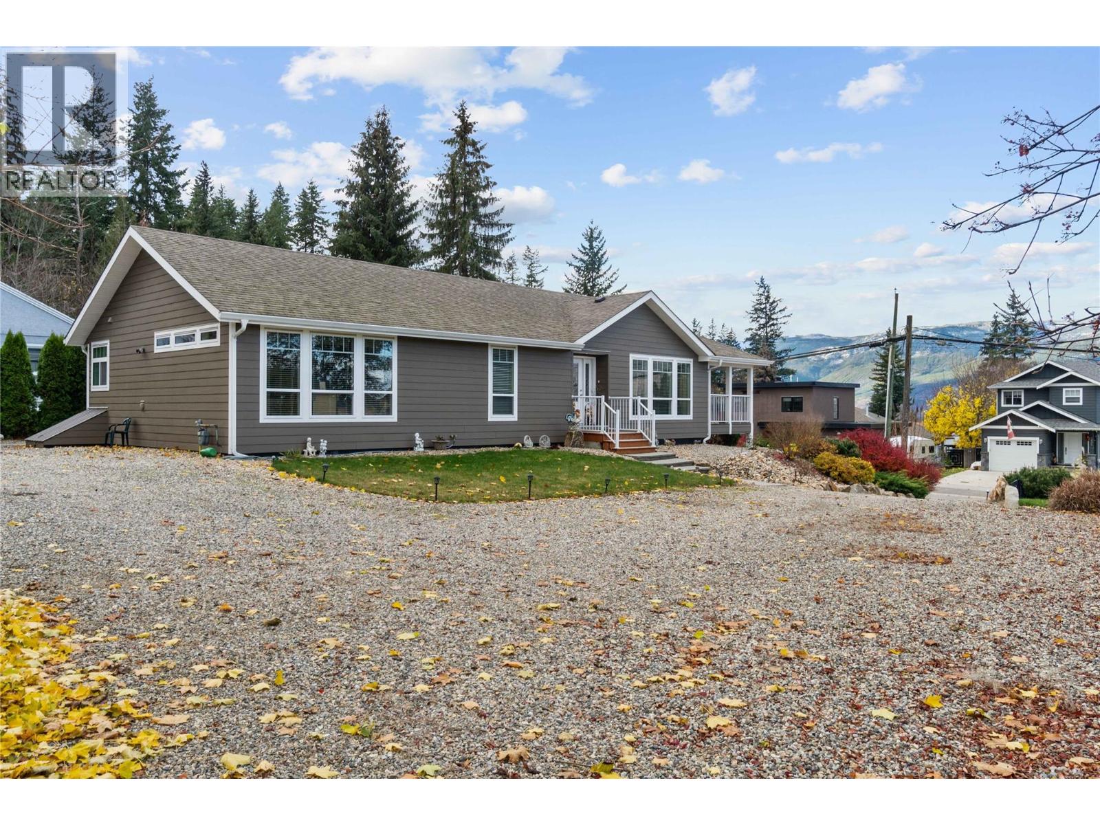  350 & 370 10 Street Southeast, Salmon Arm
