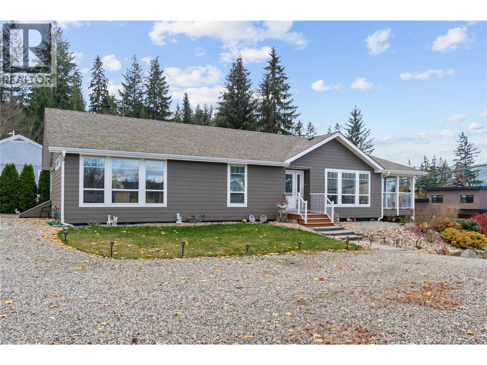  350 & 370 10 Street Southeast, Salmon Arm