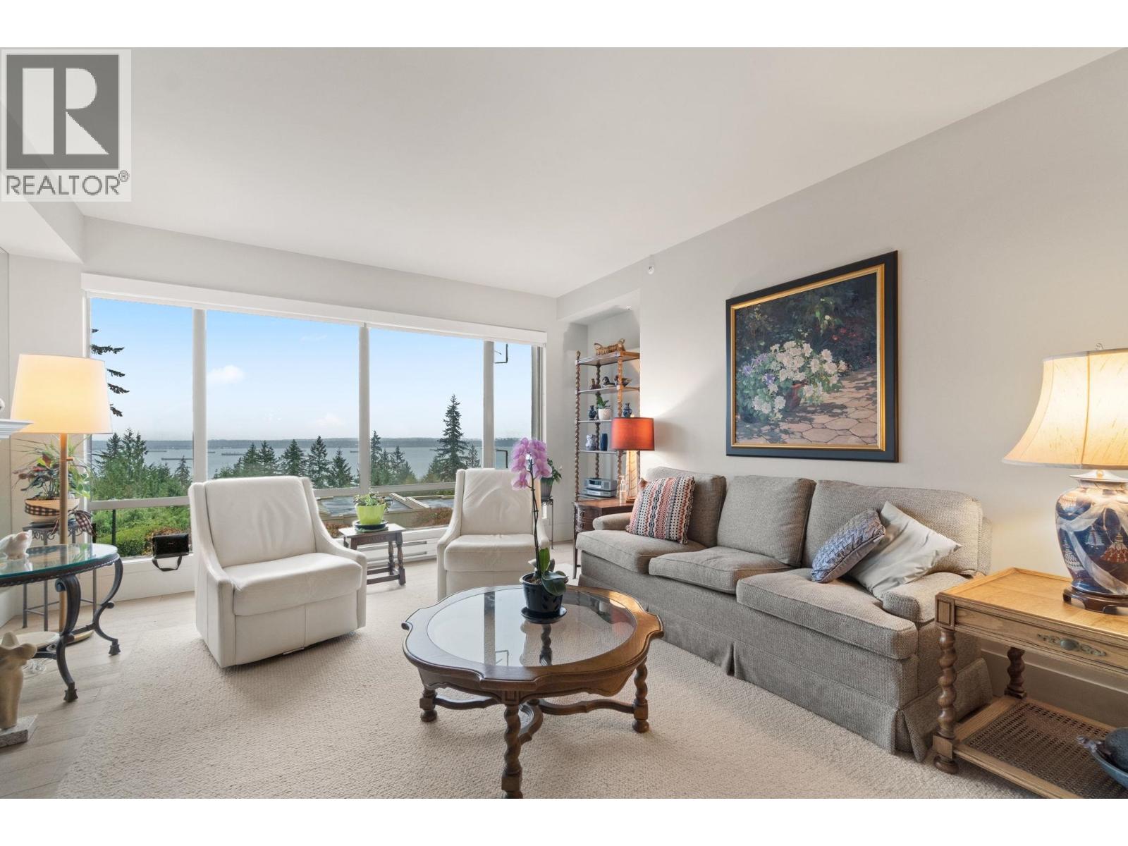 201 3105 DEER RIDGE DRIVE, West Vancouver