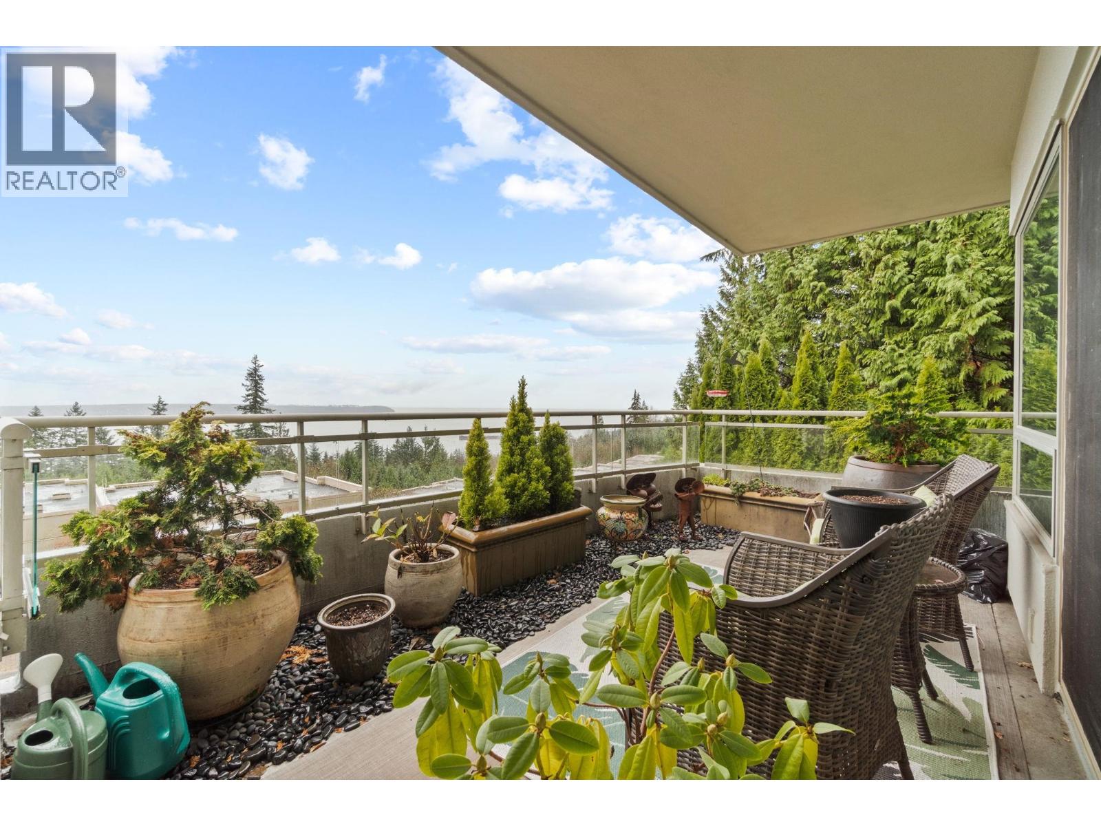 201 3105 DEER RIDGE DRIVE, West Vancouver