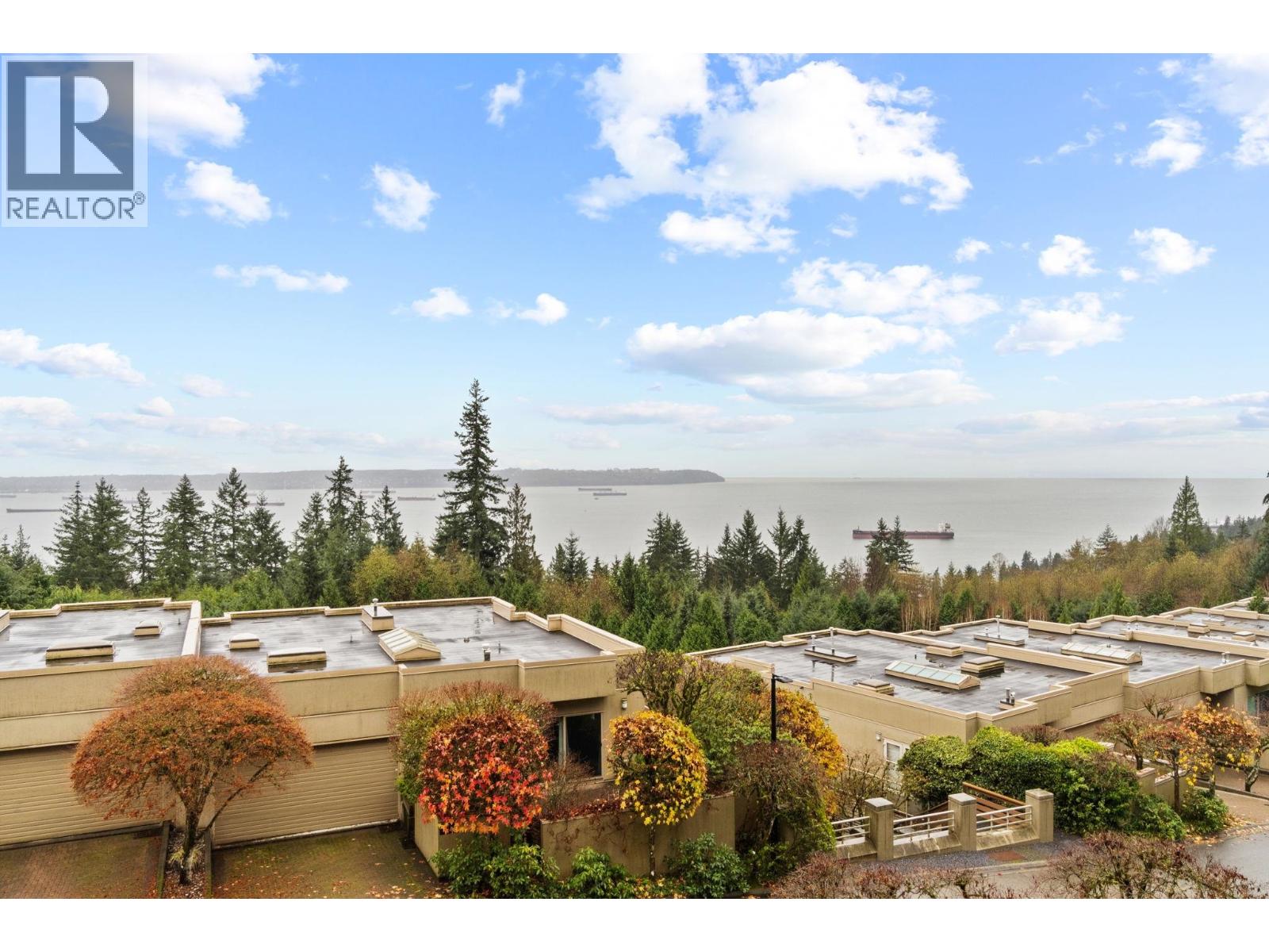 201 3105 DEER RIDGE DRIVE, West Vancouver