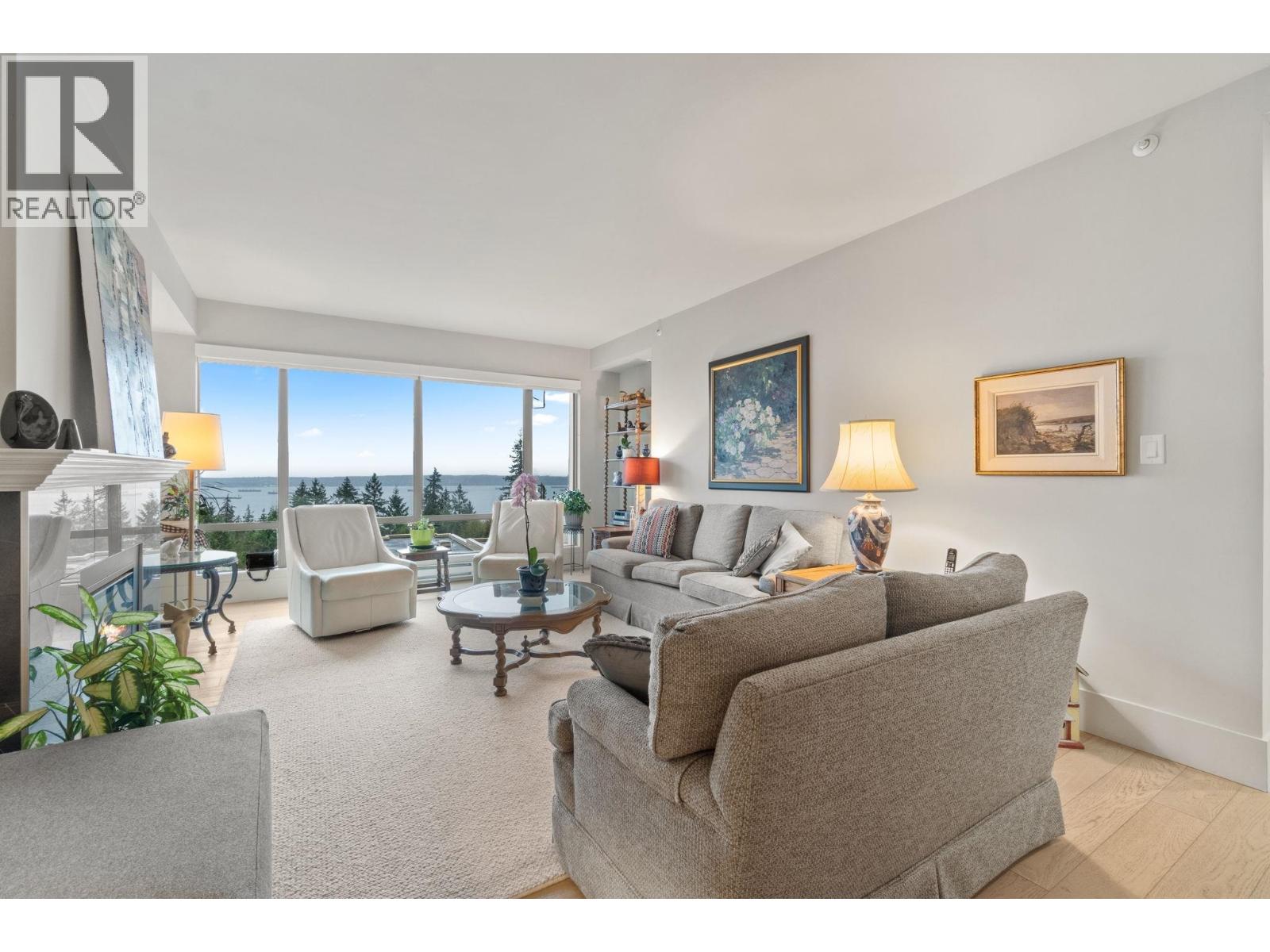 201 3105 DEER RIDGE DRIVE, West Vancouver