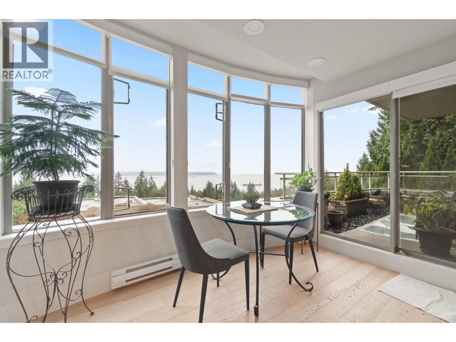 201 3105 DEER RIDGE DRIVE, West Vancouver