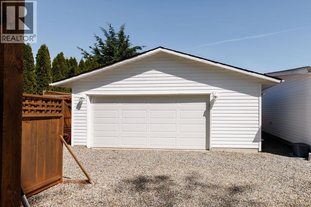 760 HILLCREST ROAD, Gibsons