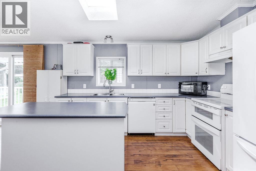 760 HILLCREST ROAD, Gibsons