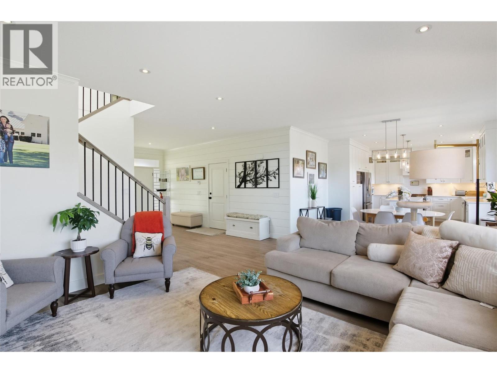 1553 EMERALD Drive, Kamloops