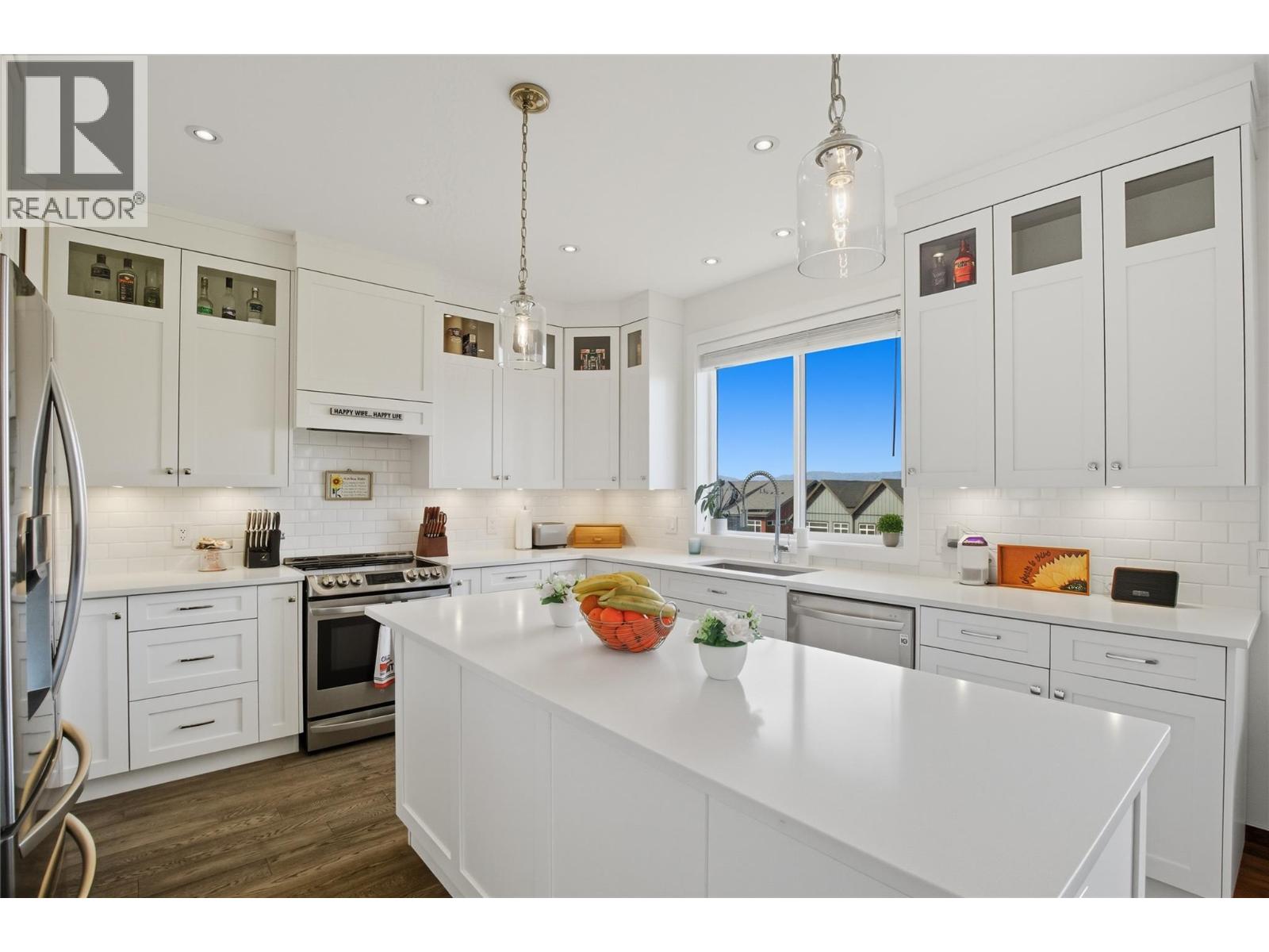 1553 EMERALD Drive, Kamloops