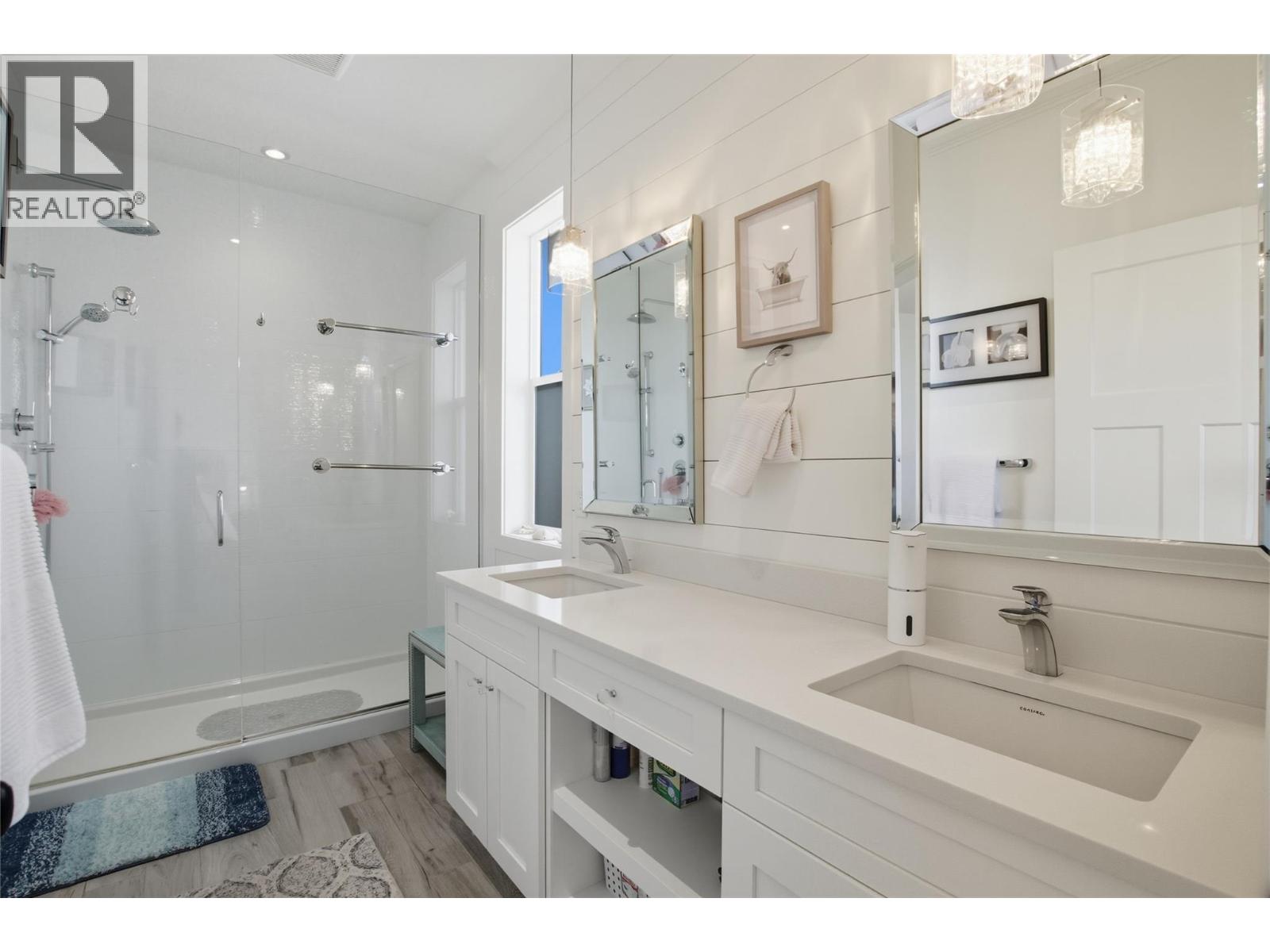 1553 EMERALD Drive, Kamloops