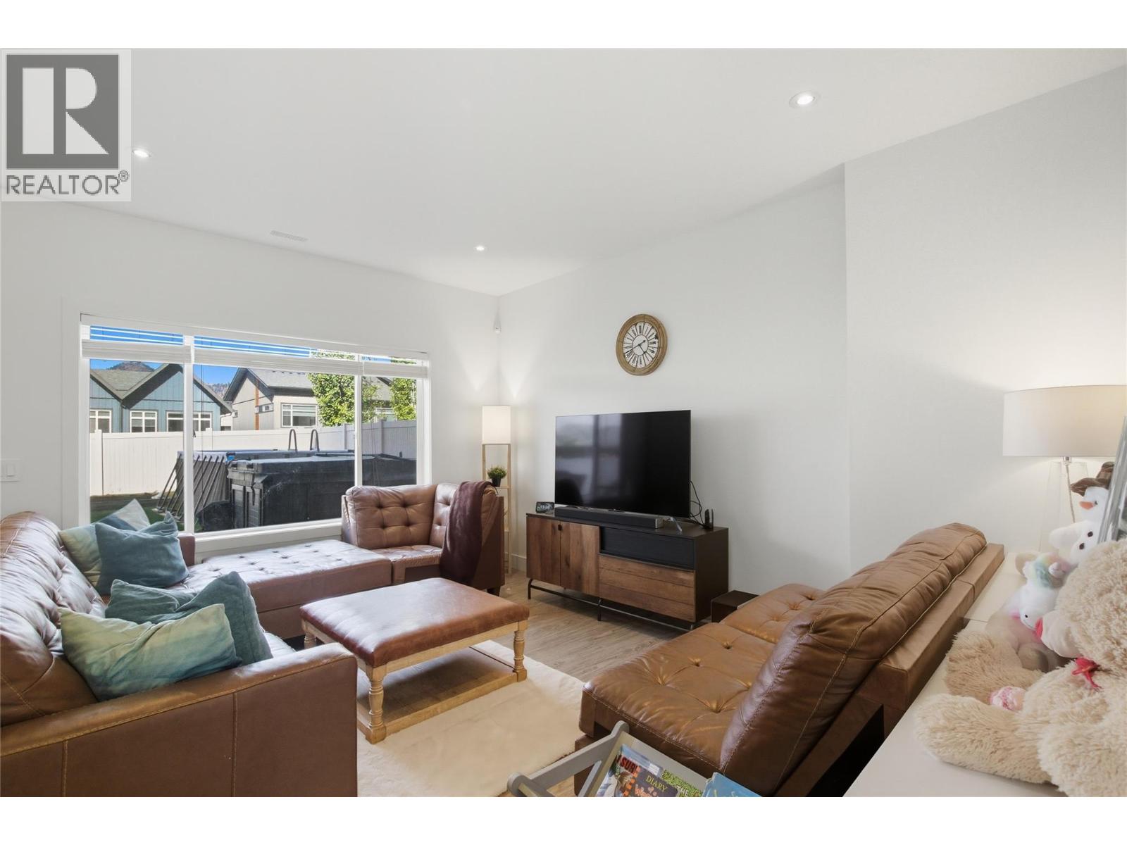 1553 EMERALD Drive, Kamloops