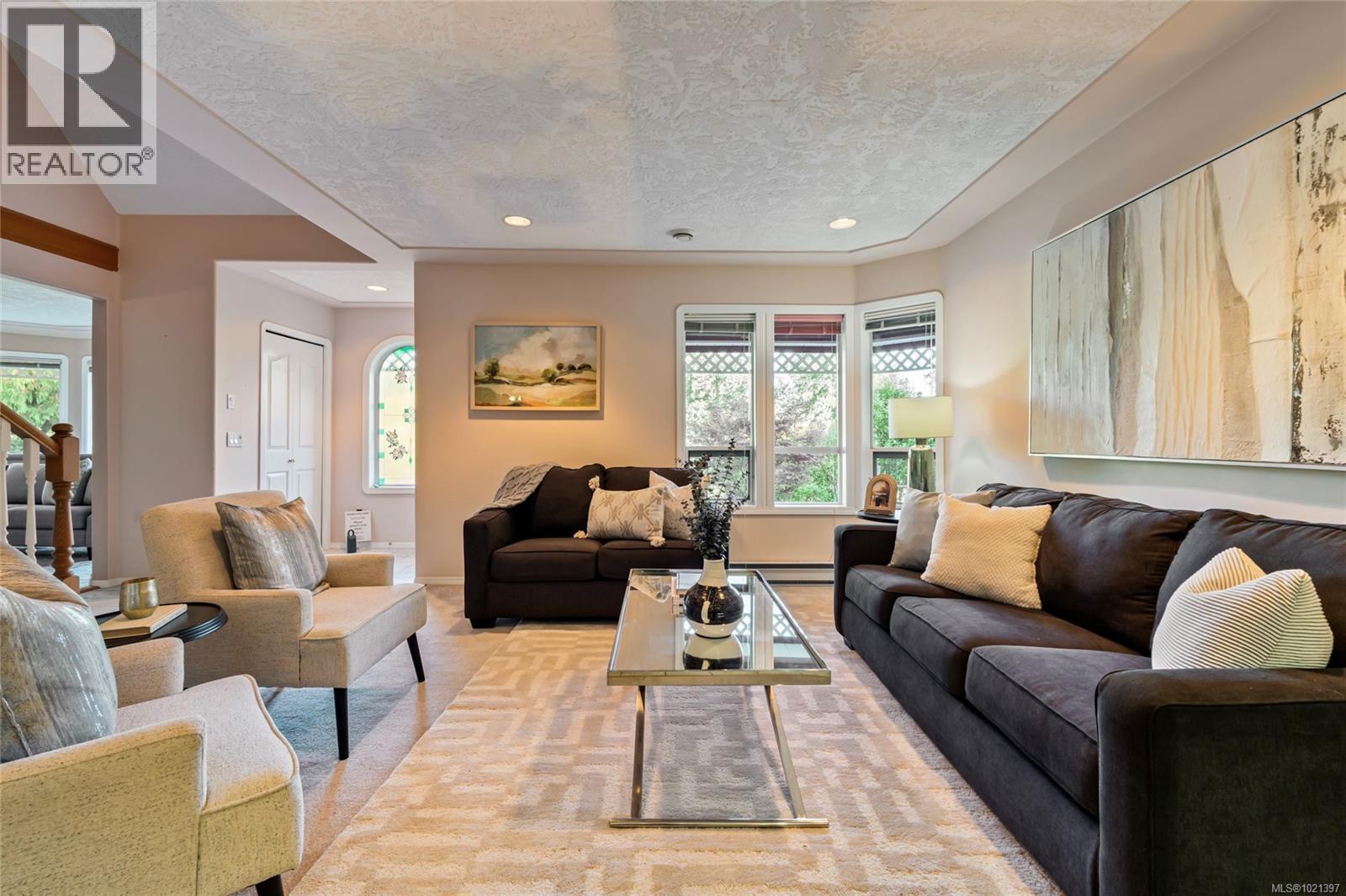  1575 Dean Park Road, North Saanich