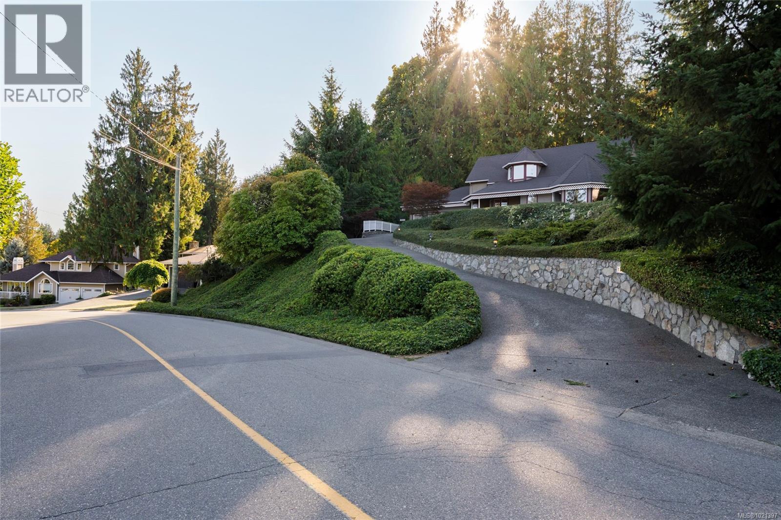  1575 Dean Park Road, North Saanich