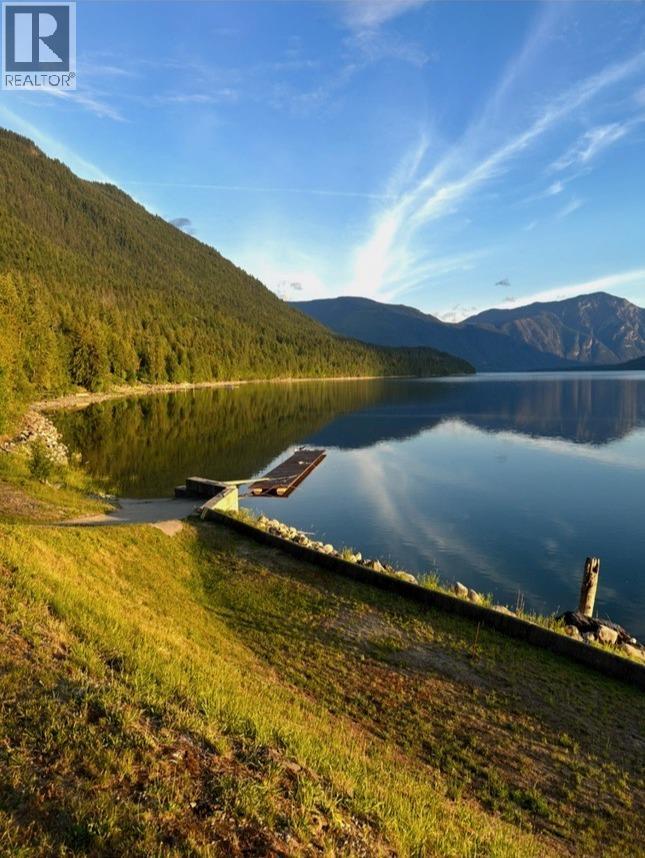 1710 6 Highway, Nakusp