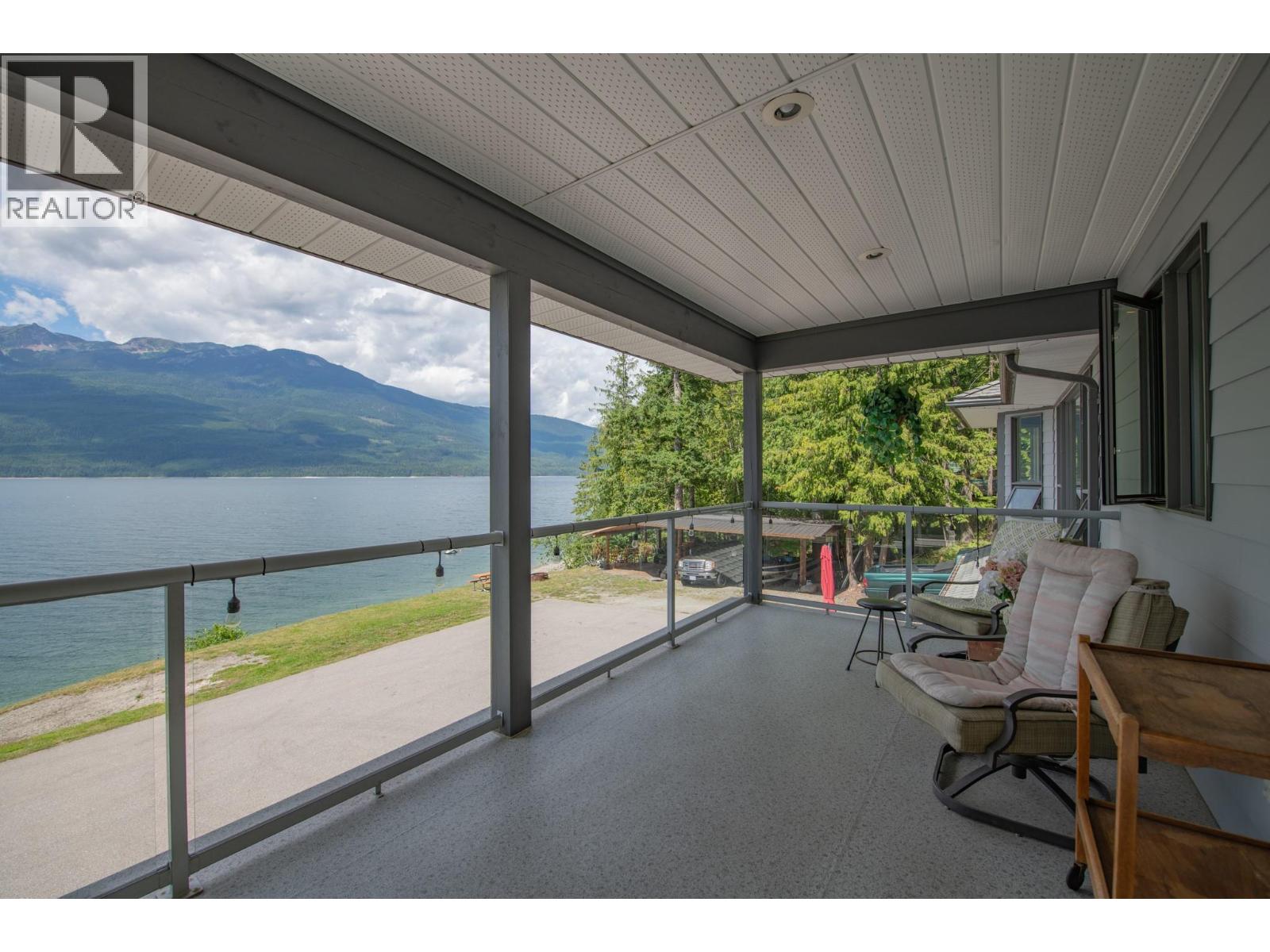 1710 6 Highway, Nakusp