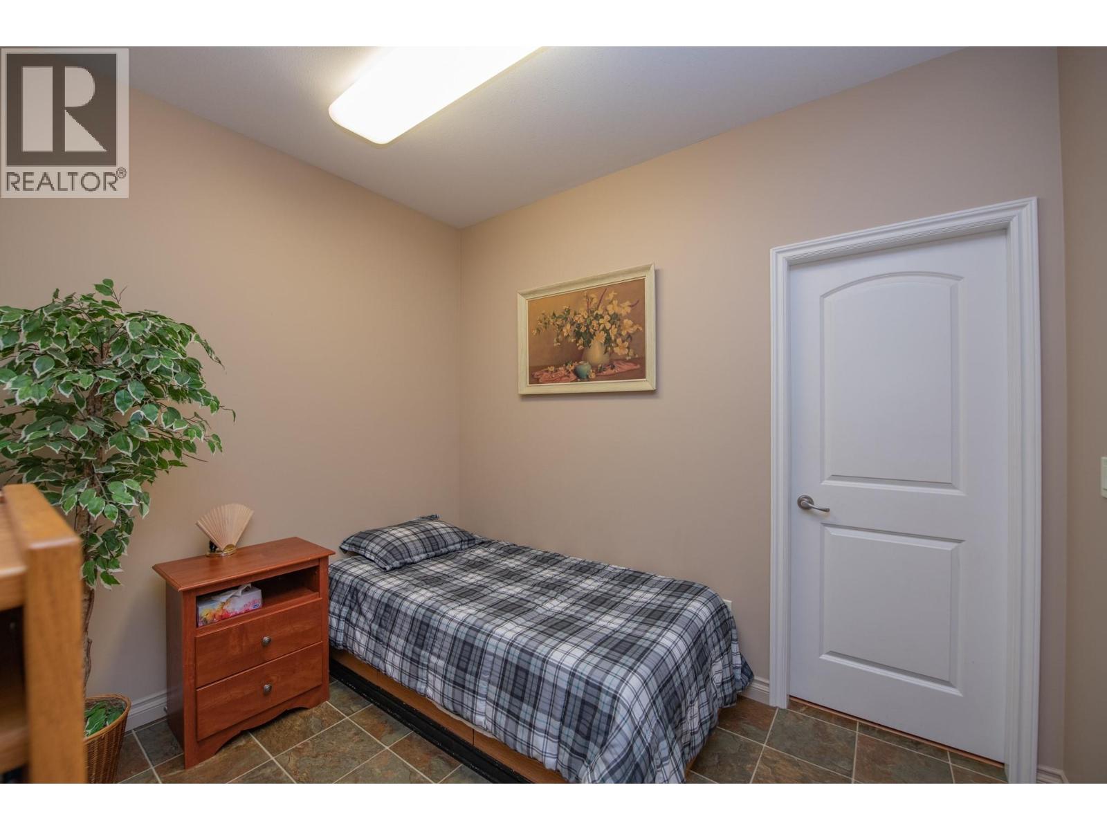 1710 6 Highway, Nakusp